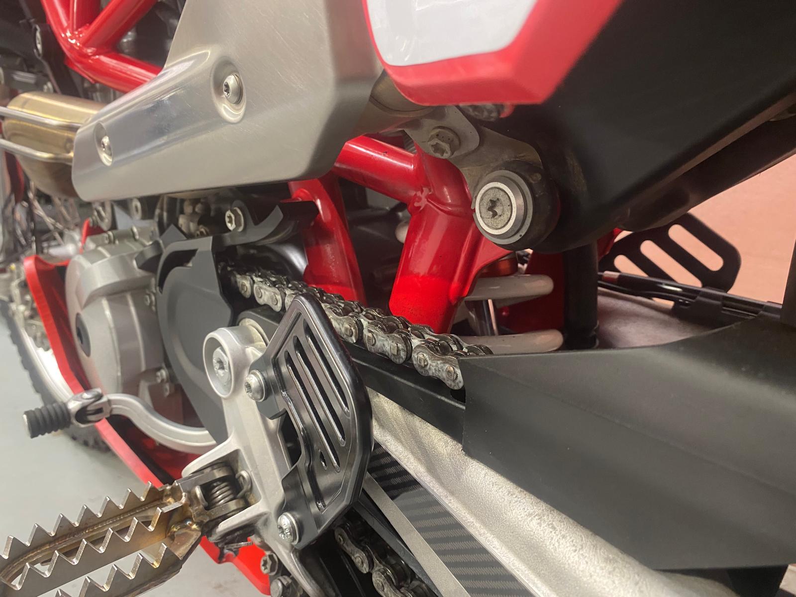 ES 700 Enduro (692cc) 2024