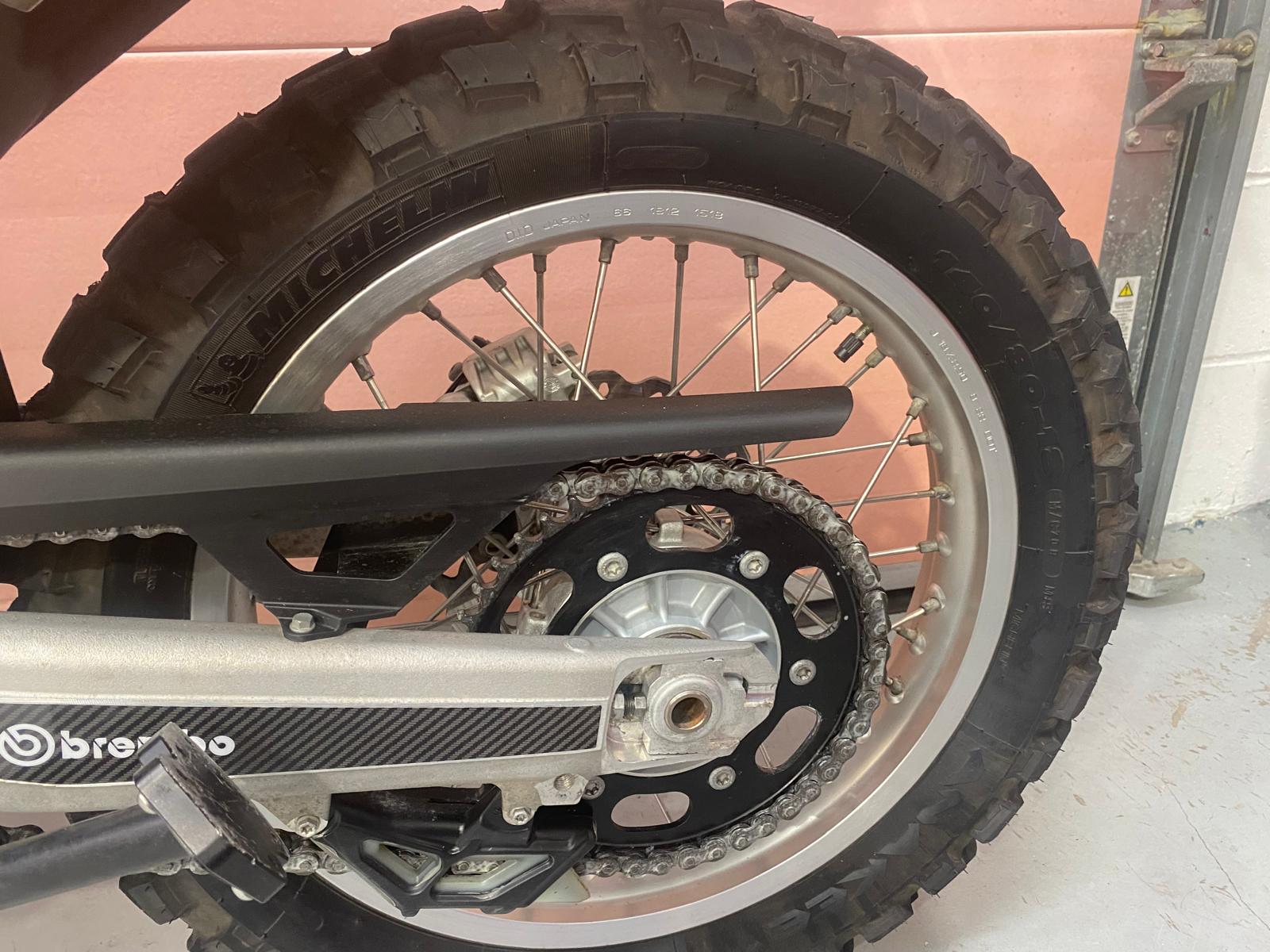 ES 700 Enduro (692cc) 2024