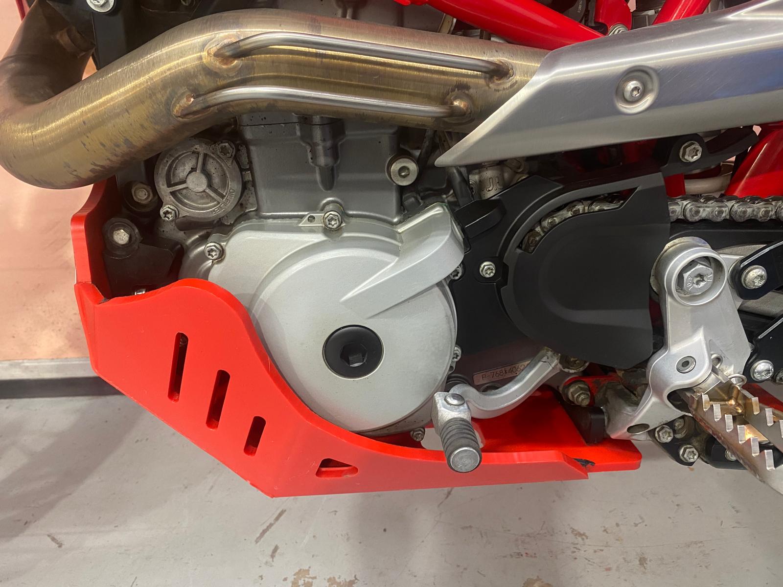 ES 700 Enduro (692cc) 2024
