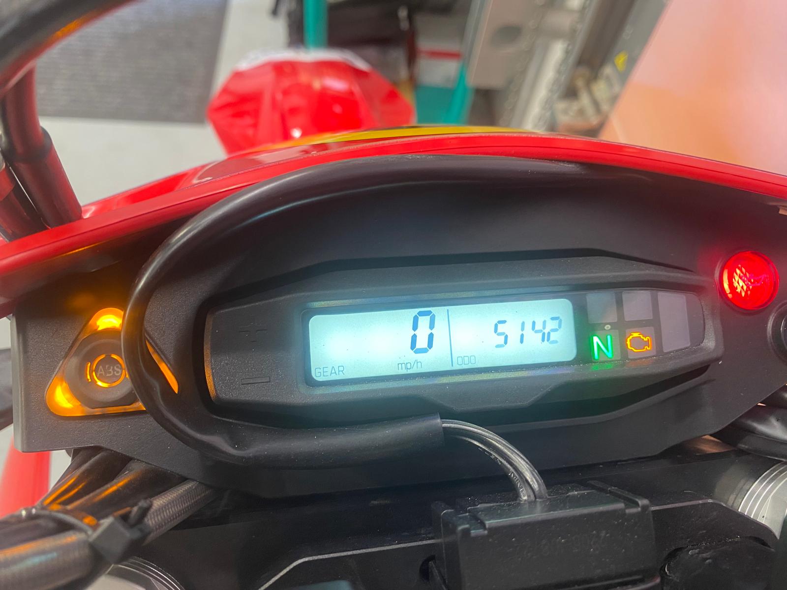 ES 700 Enduro (692cc) 2024