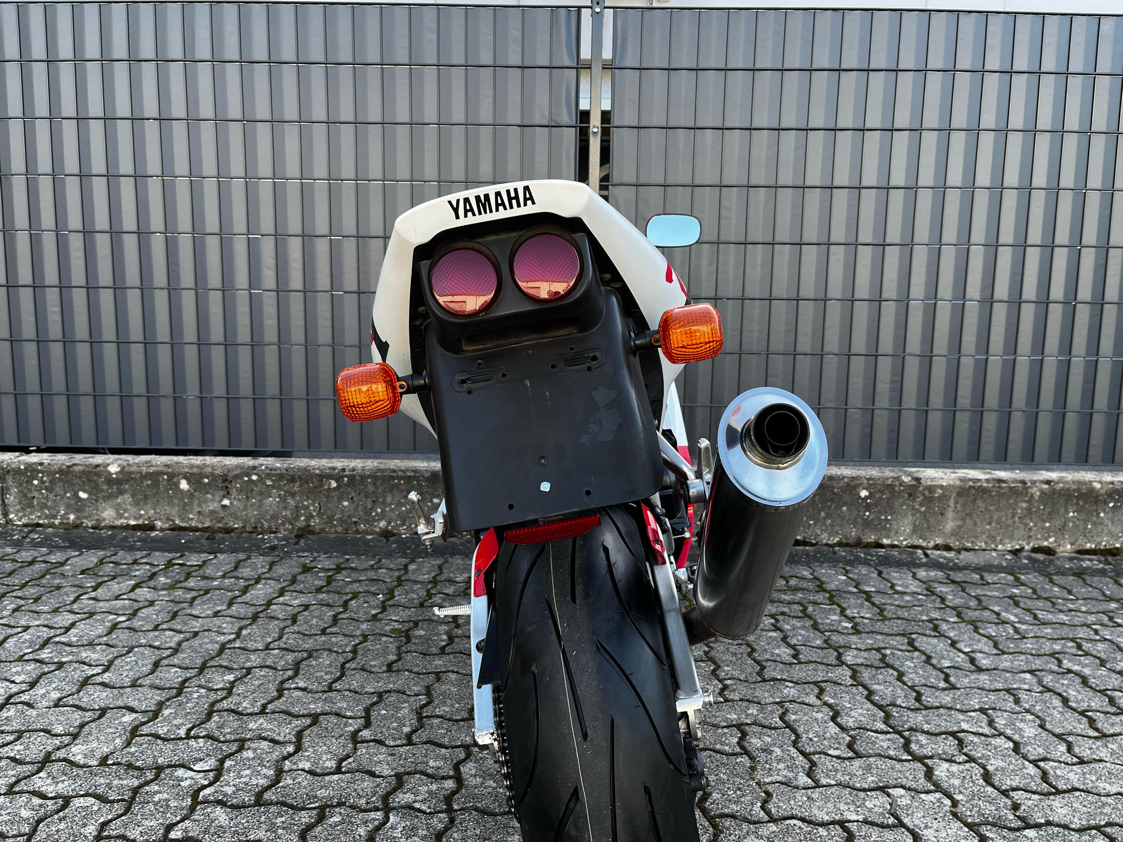 YZF - R1 (998cc) 1998