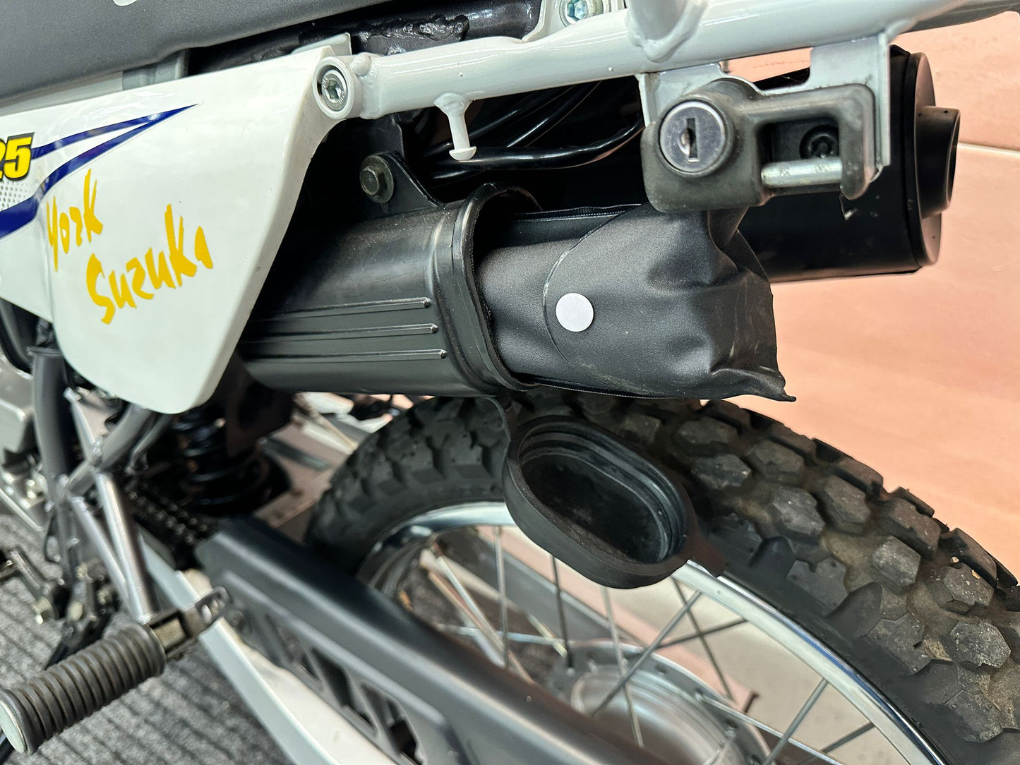 DR 125 Dual Sport (124cc) 2001