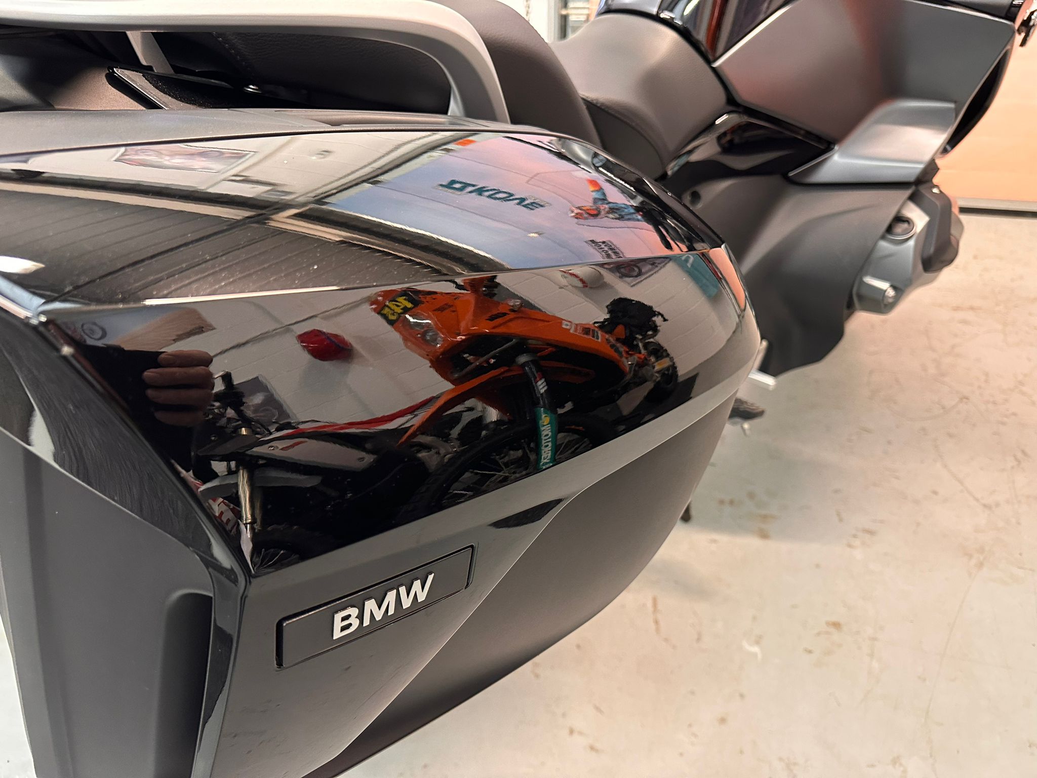 R1250 RT LE Triple Black (1254cc) 2023