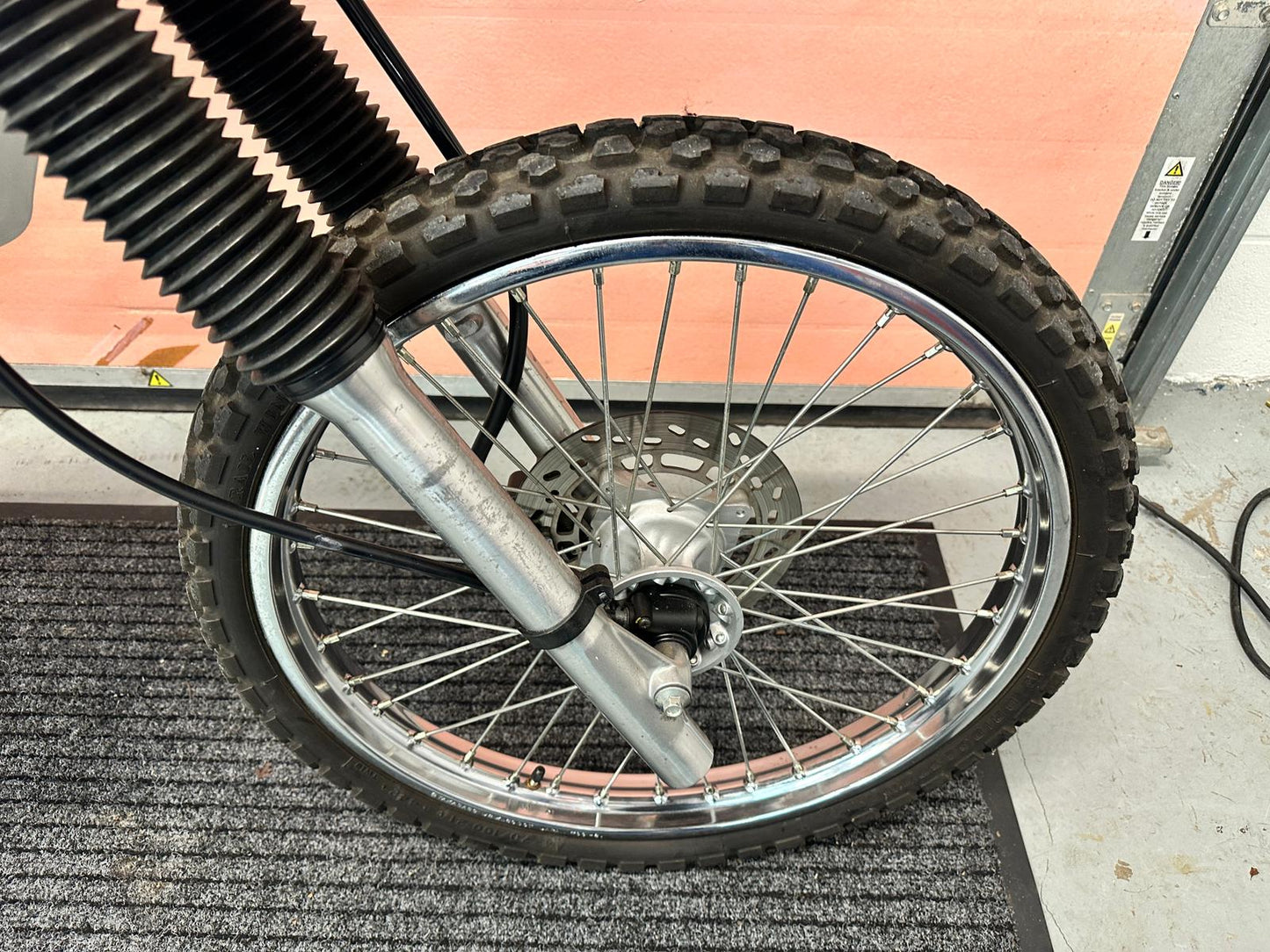 DR 125 Dual Sport (124cc) 2001