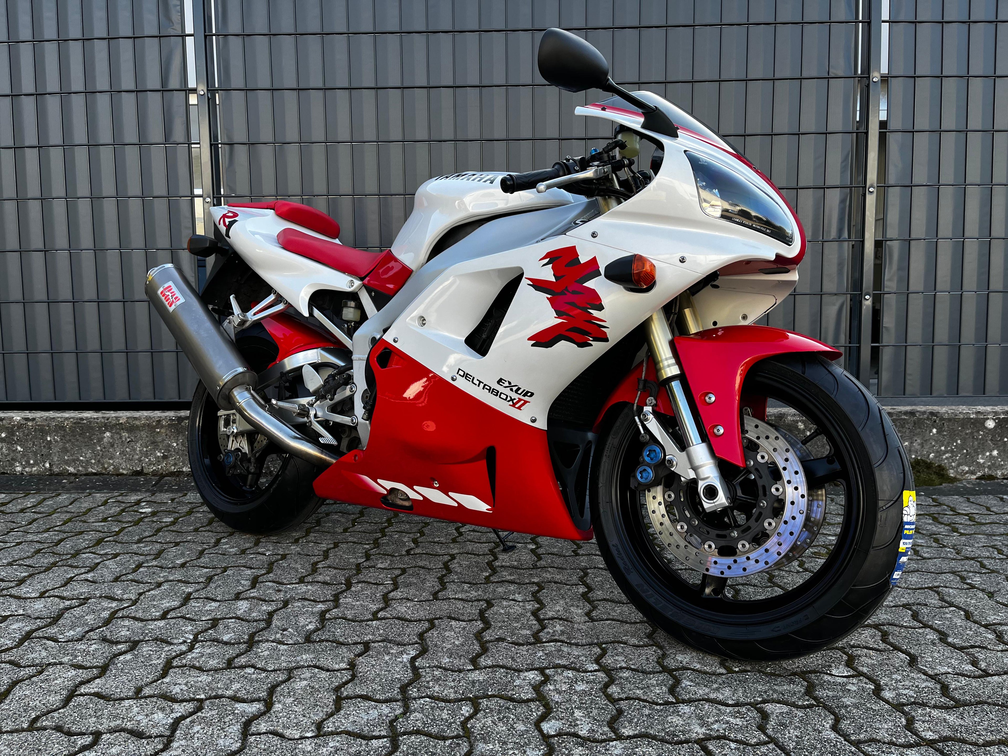 YZF - R1 (998cc) 1998