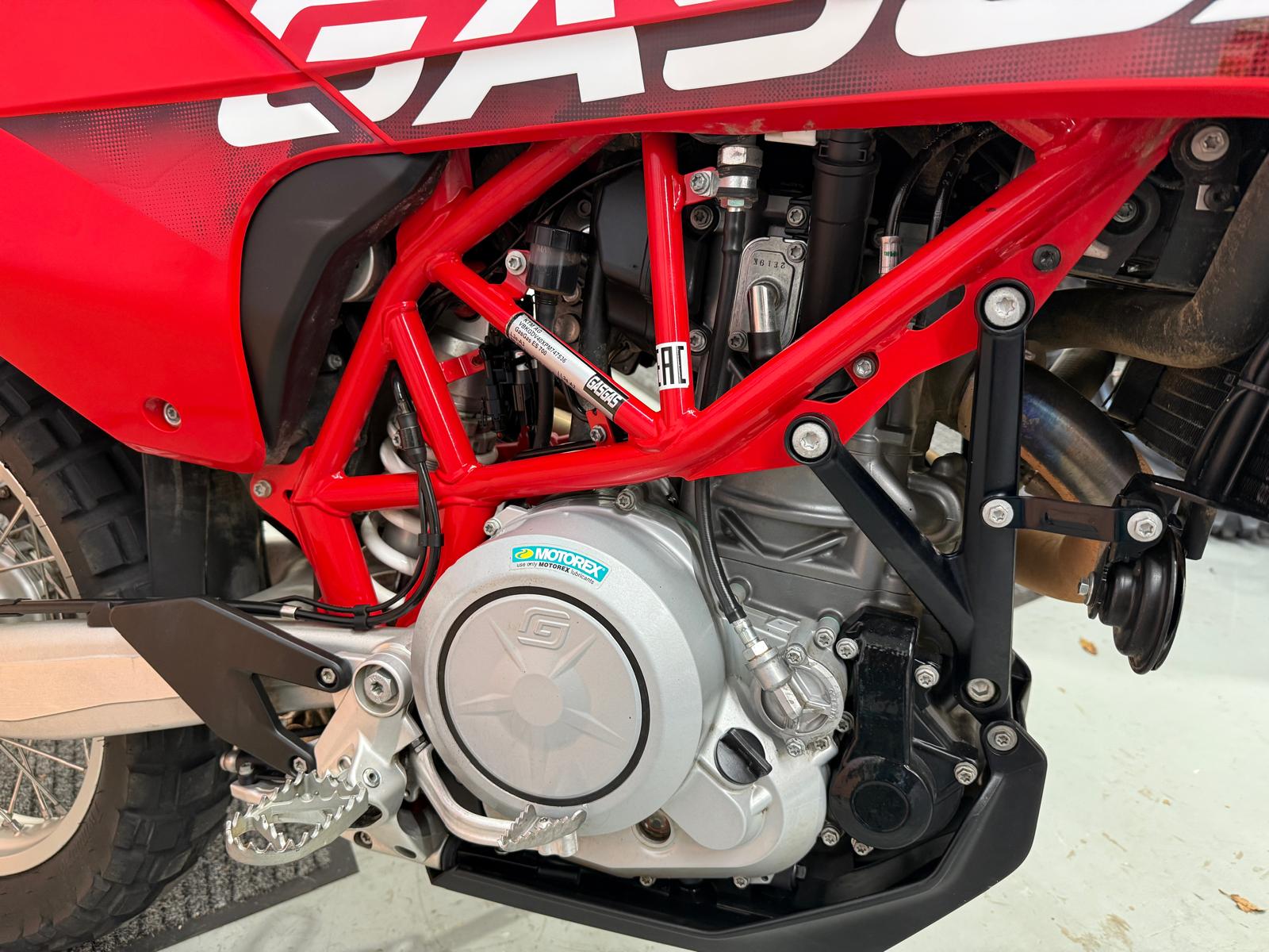 ES 700 Enduro (692cc) 2024