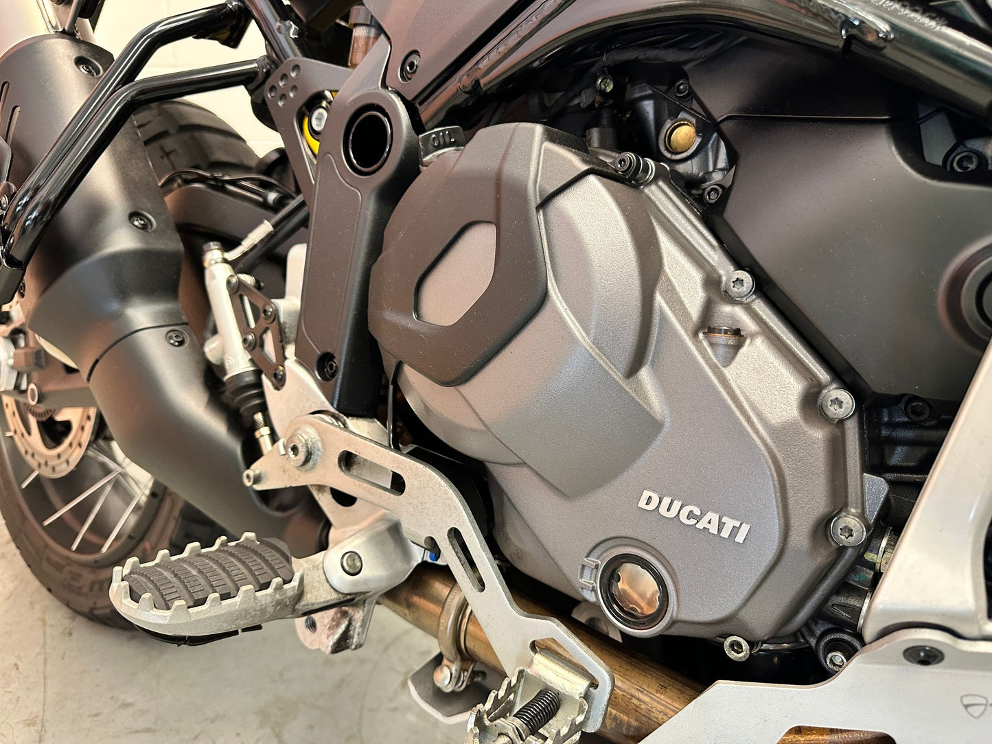 Desert X (937cc) 2022