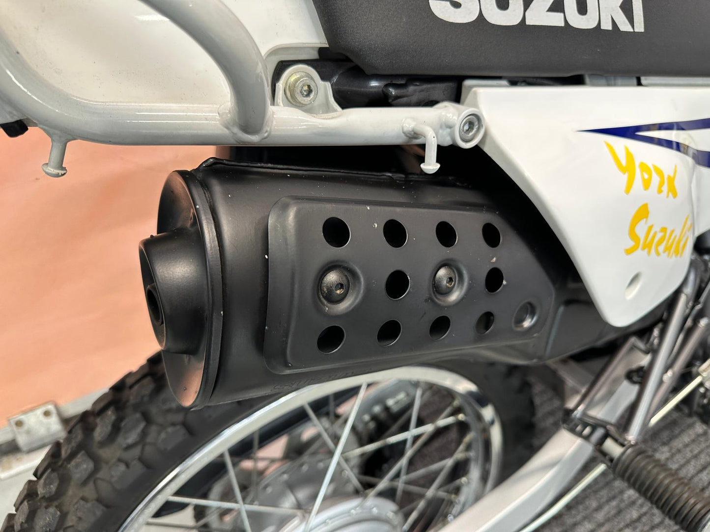 DR 125 Dual Sport (124cc) 2001