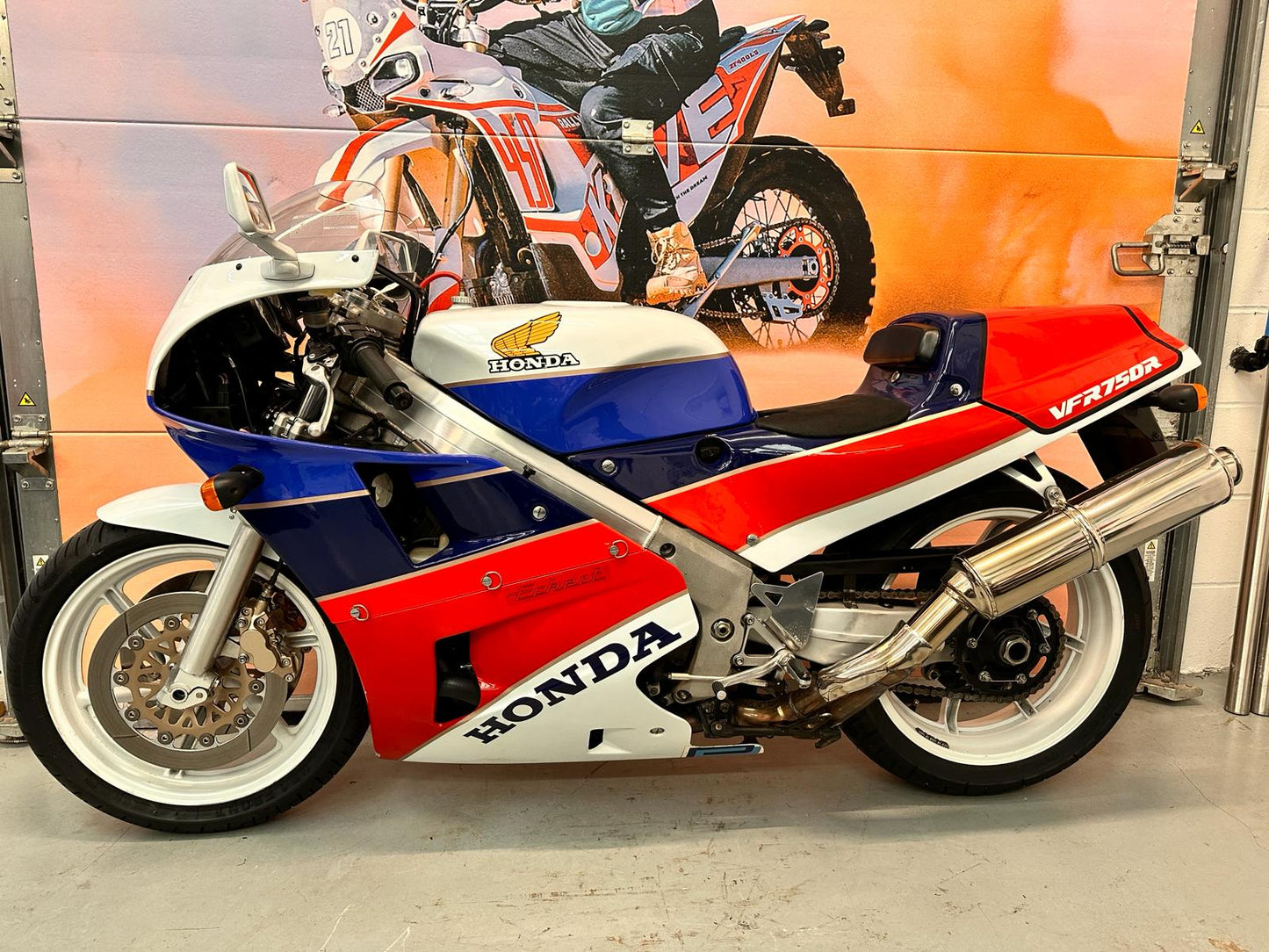 VFR 750 R - RC30 (748cc) 1988