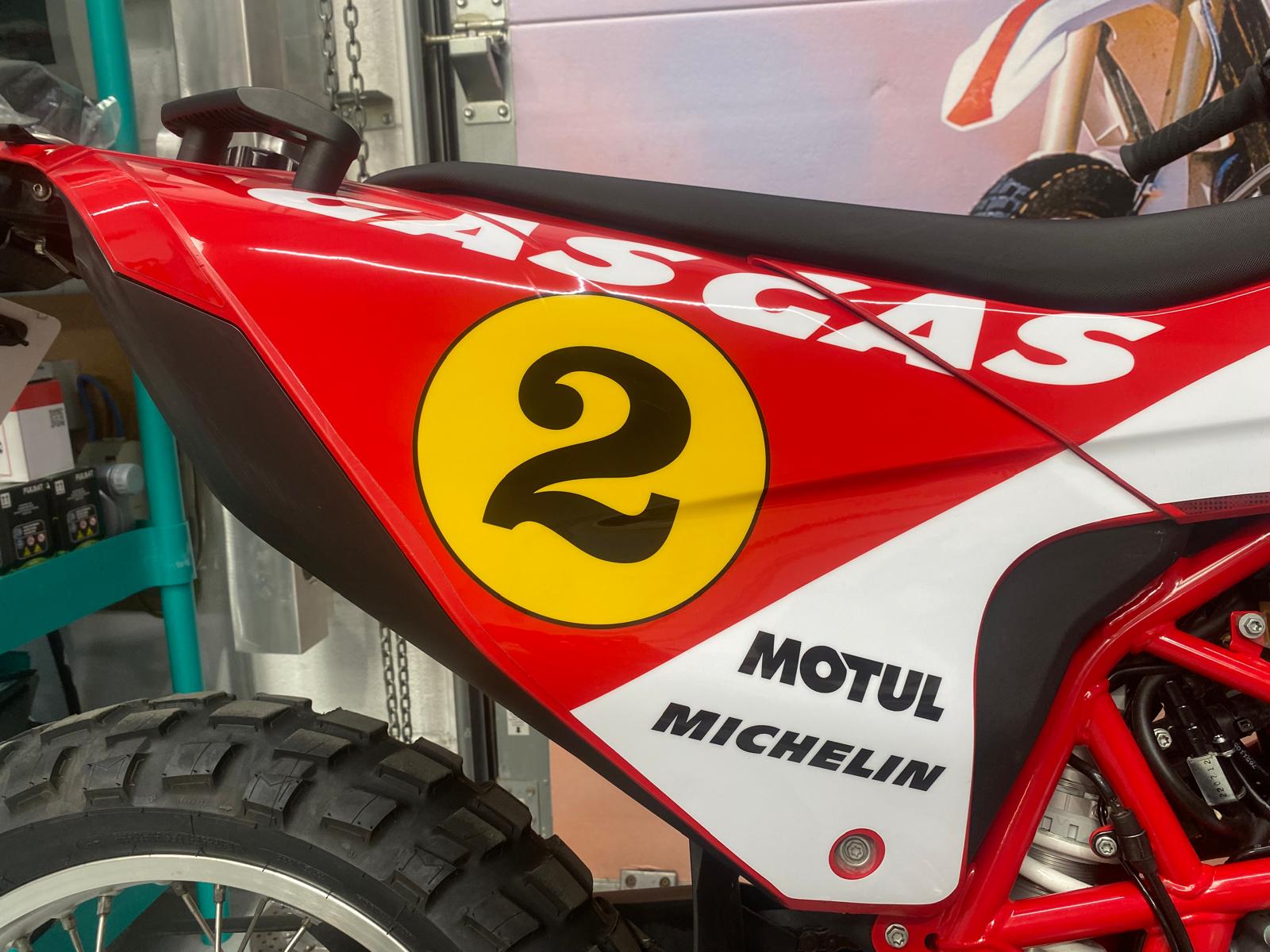 ES 700 Enduro (692cc) 2024