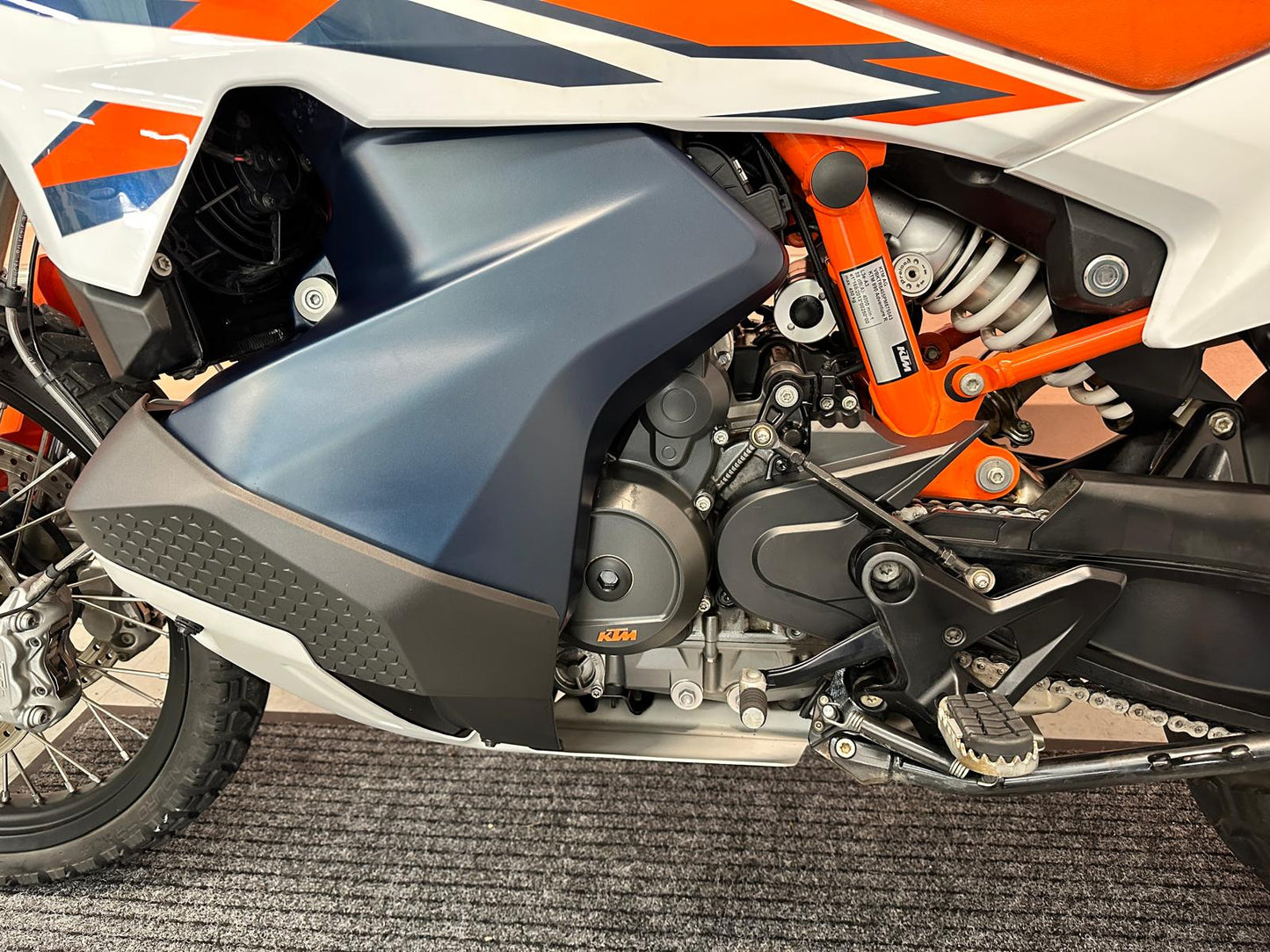 890 Adventure R (889cc) 2023