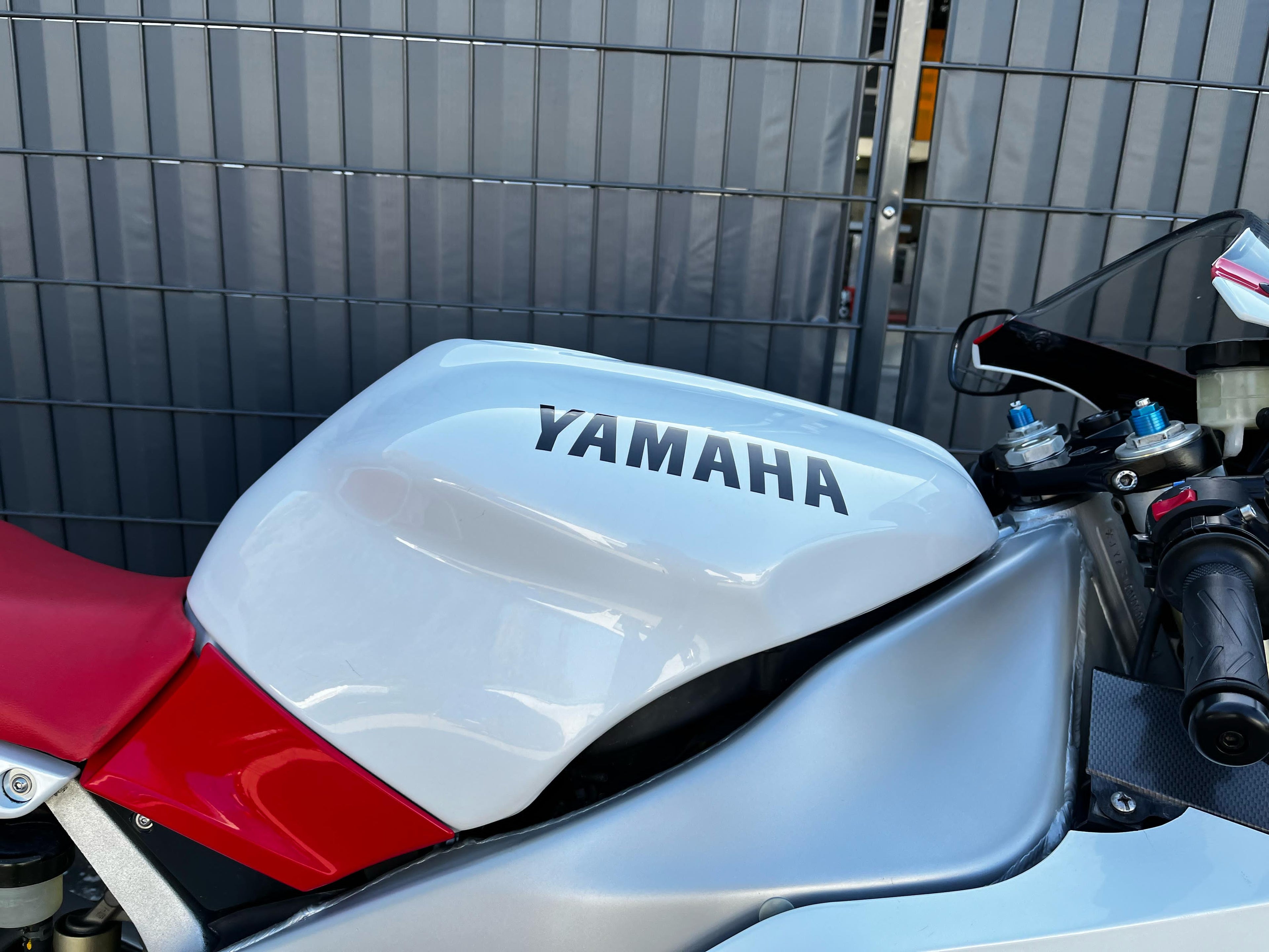 YZF - R1 (998cc) 1998