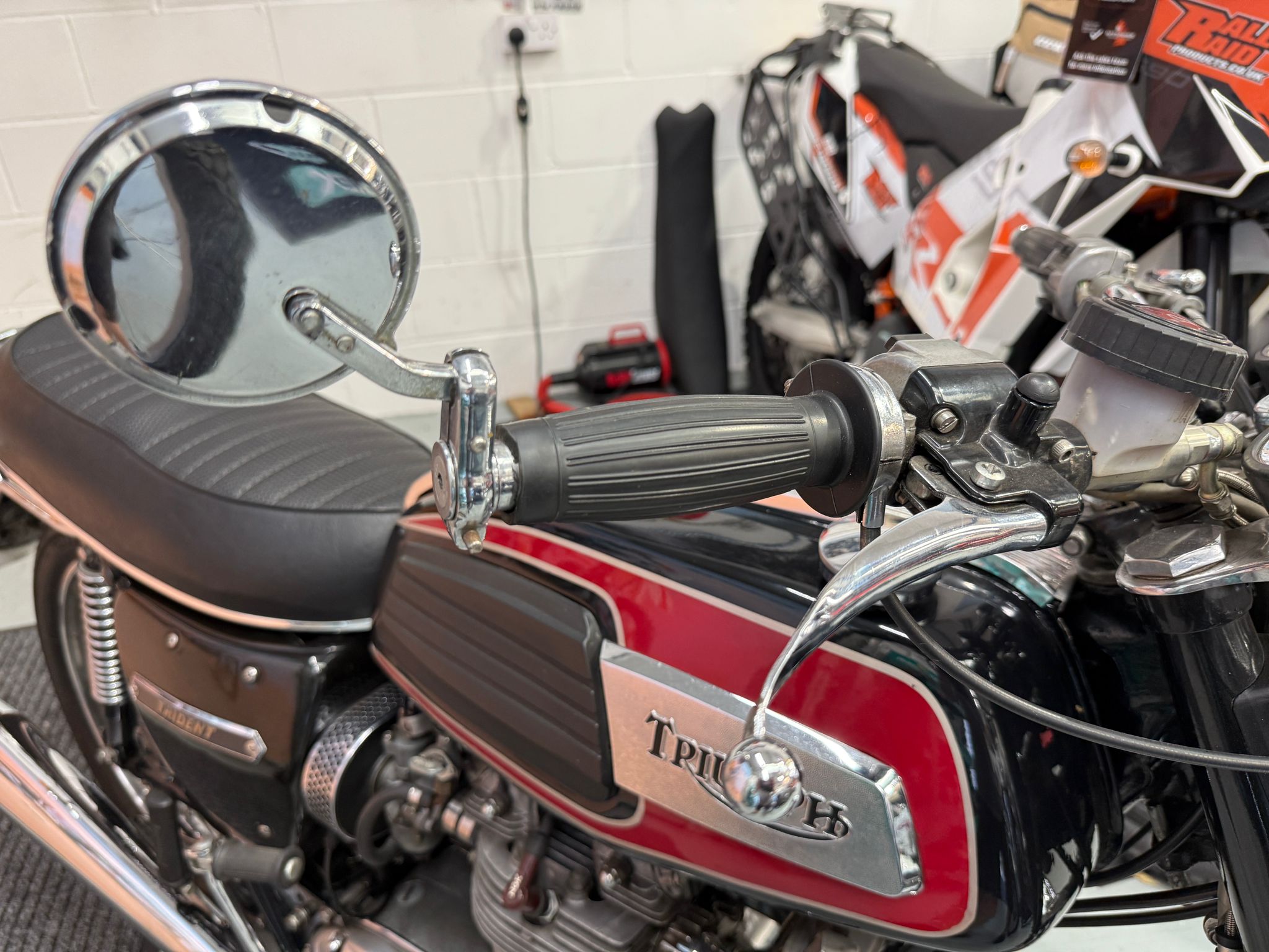 Trident 750 (741cc) 1976