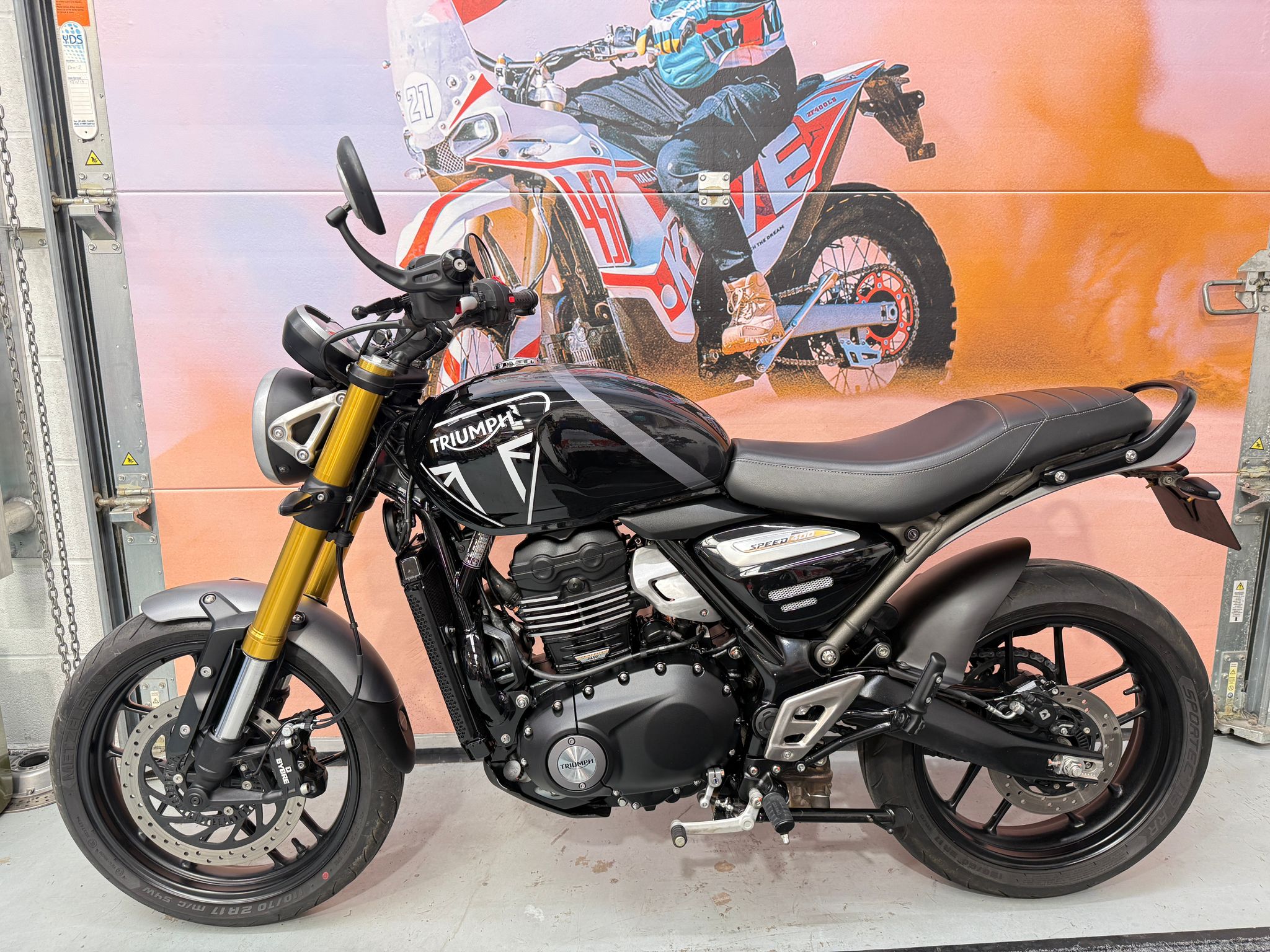 Speed 400 (398cc) 2024