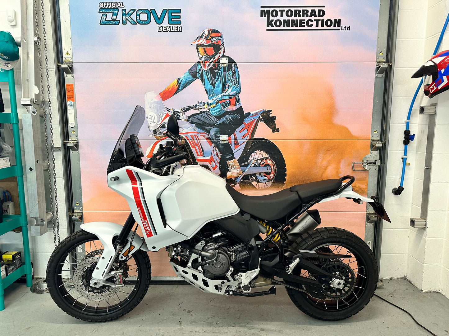 Desert X (937cc) 2022