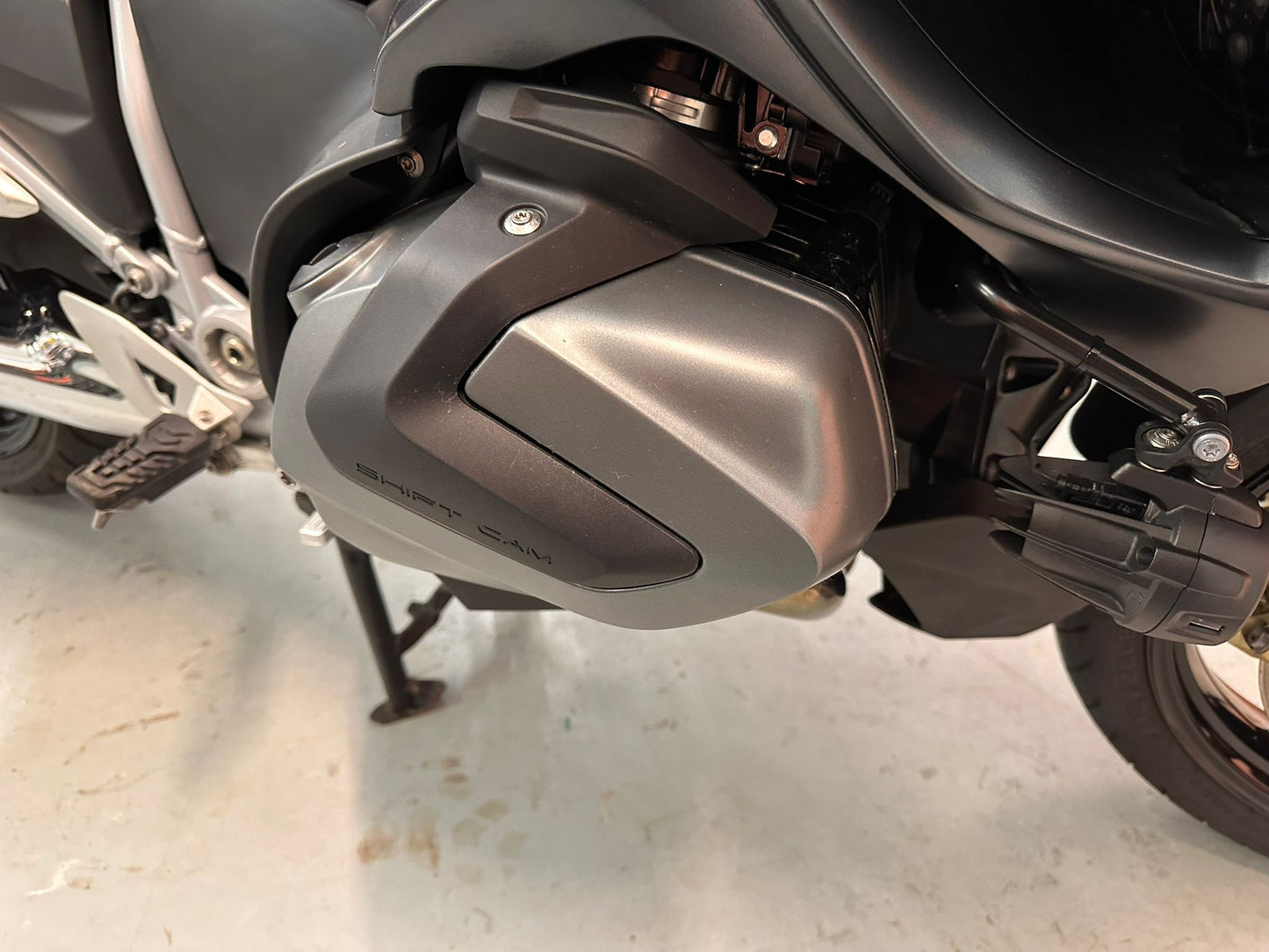 R1250 RT LE Triple Black (1254cc) 2023