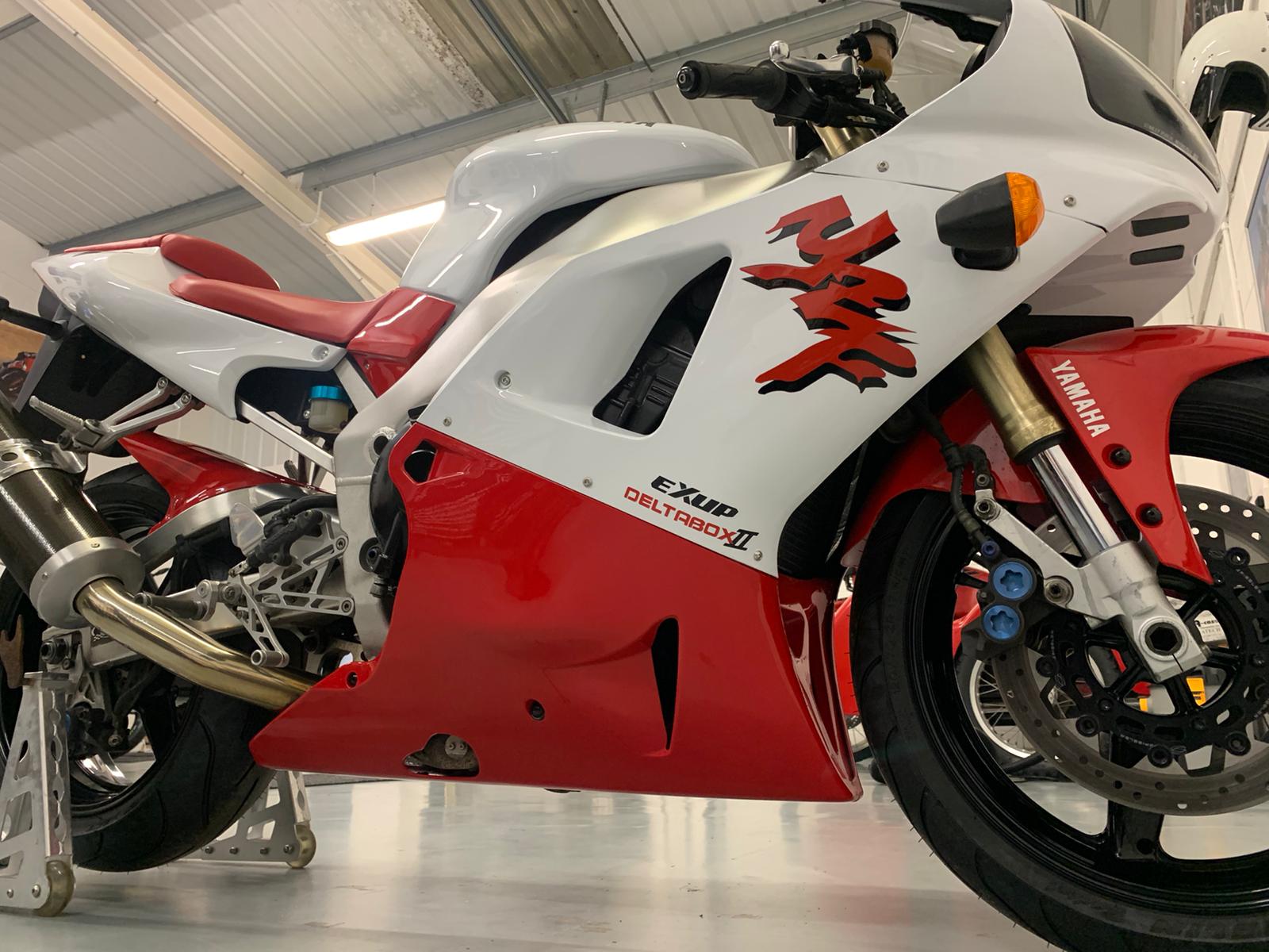YZF - R1 (998cc) 1998
