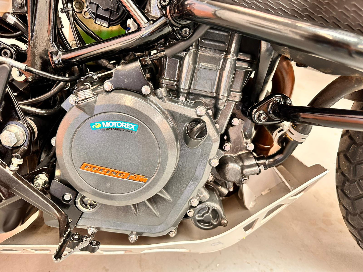 390 Adventure (373 cc) 2020