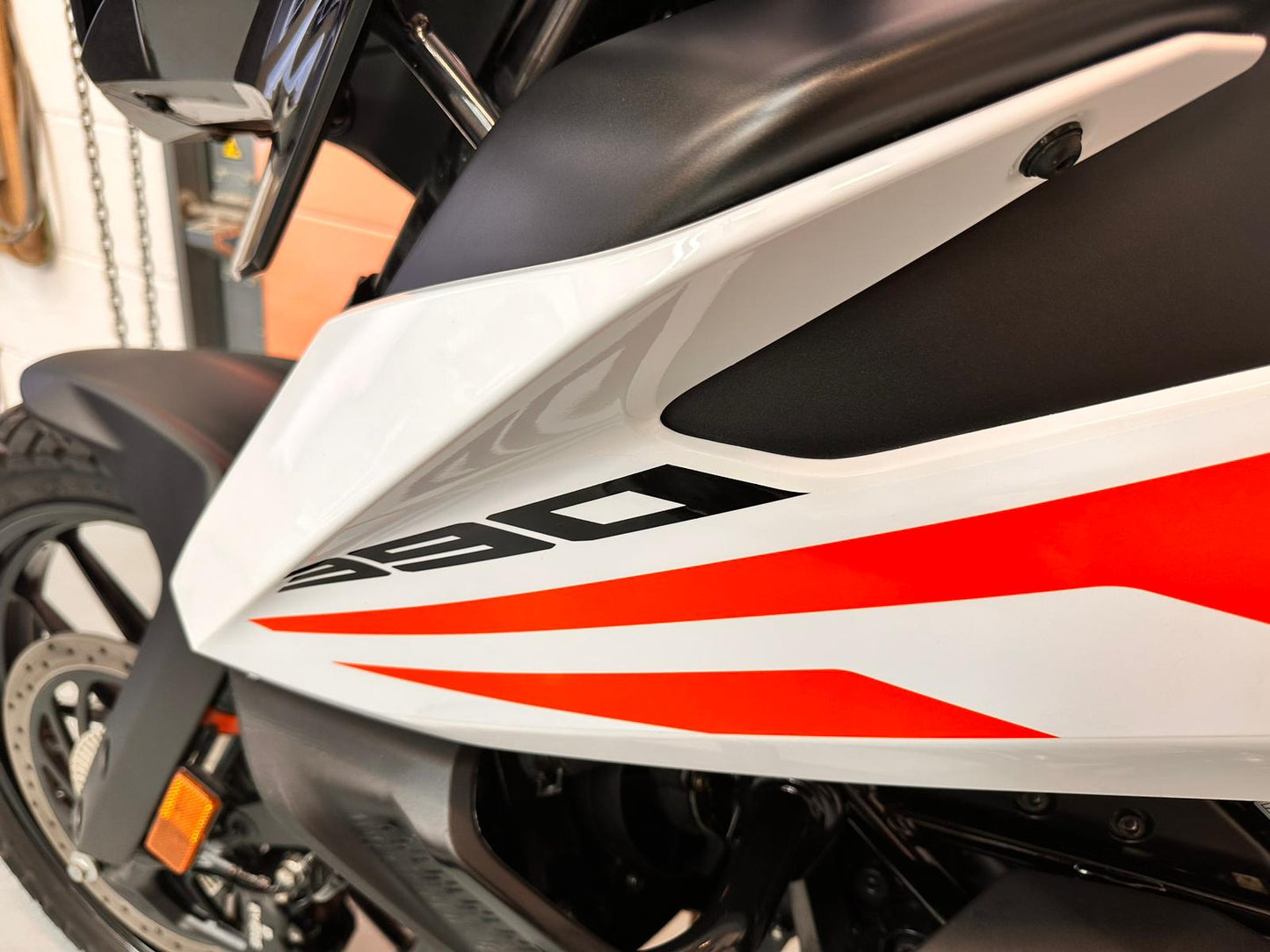 390 Adventure (373 cc) 2020