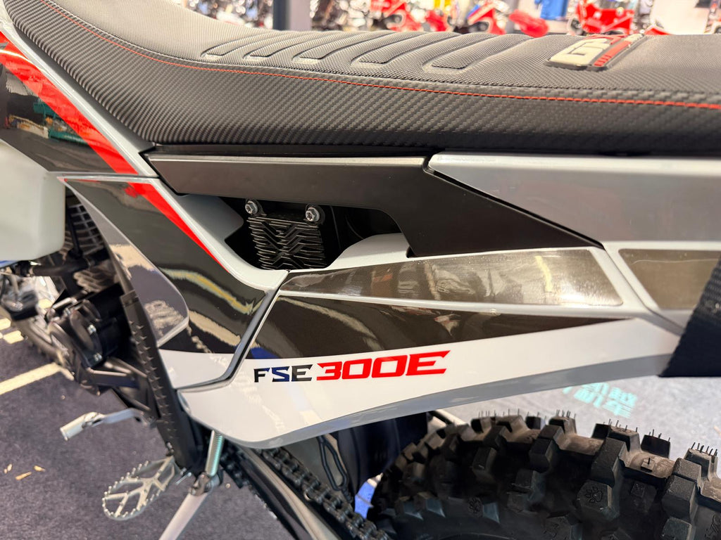 FSE 300E (285cc) 2026