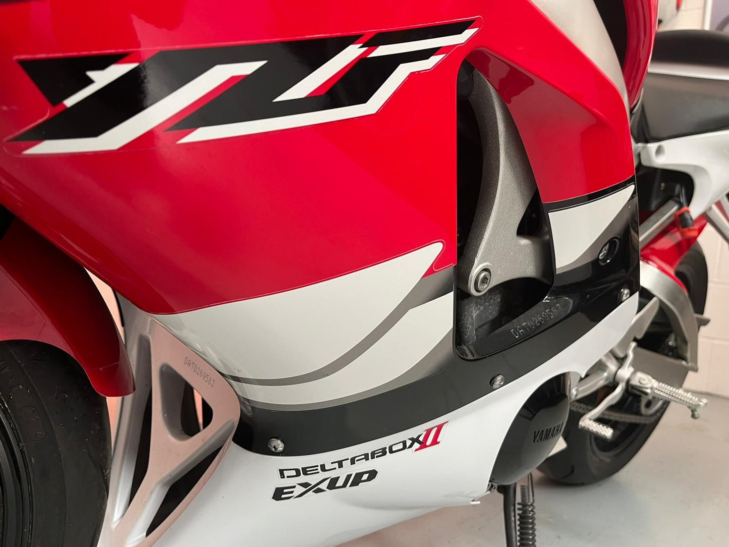 YZF - 1000R "R1" Thunderace (998cc) 1999