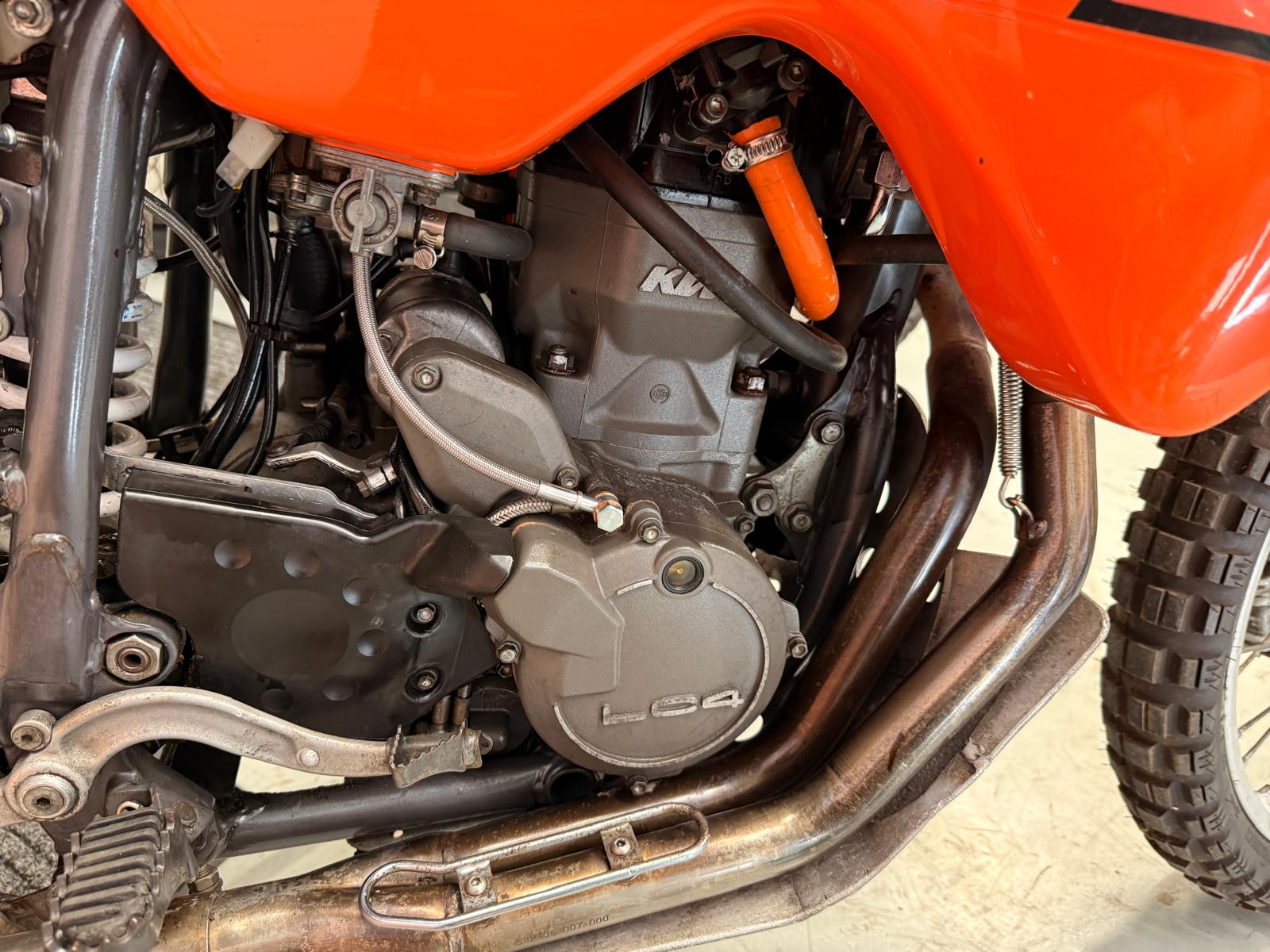 LC4-E 640 Adventure (624cc) 2000
