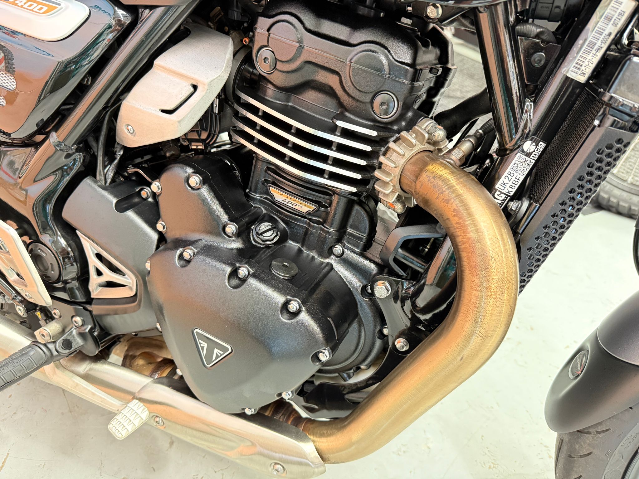 Speed 400 (398cc) 2024