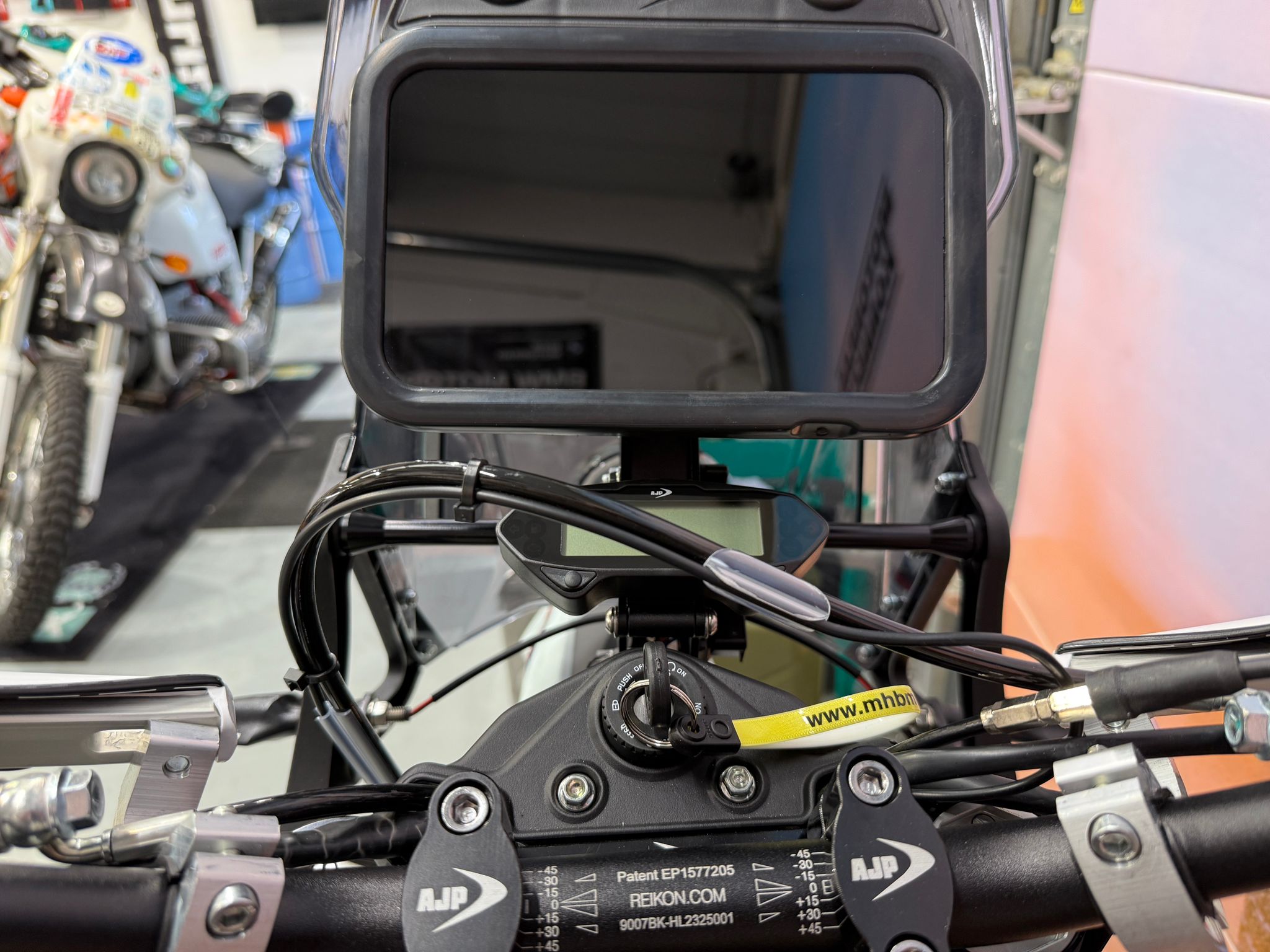 PR7 (650cc) 2025