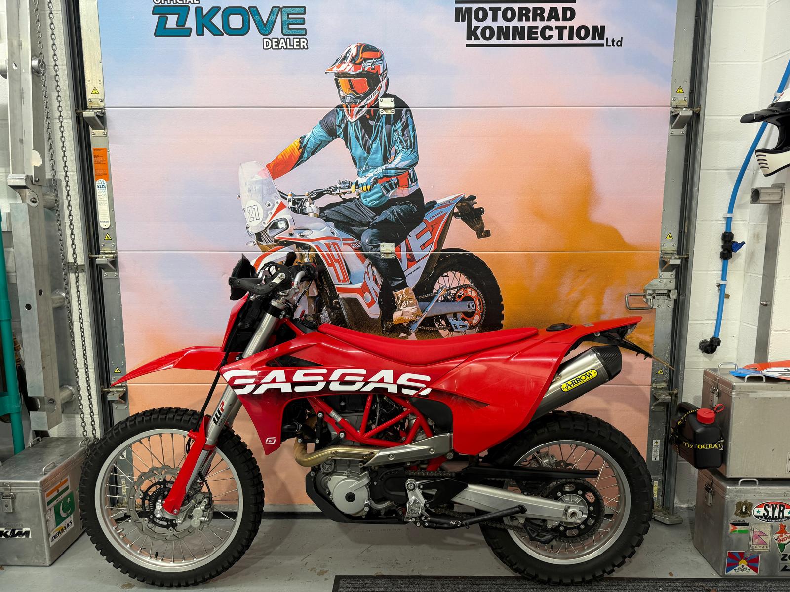ES 700 Enduro (692cc) 2024