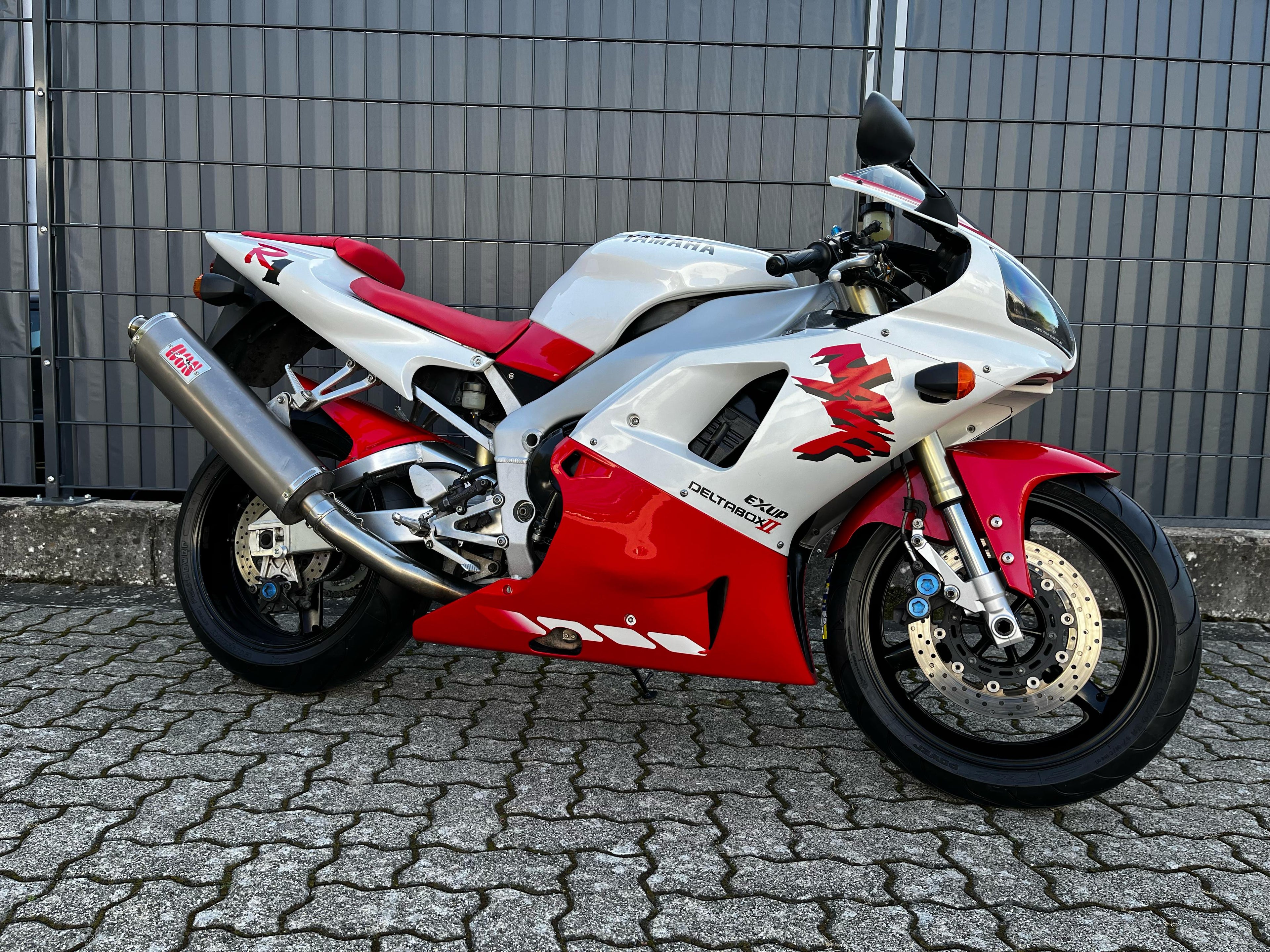 YZF - R1 (998cc) 1998