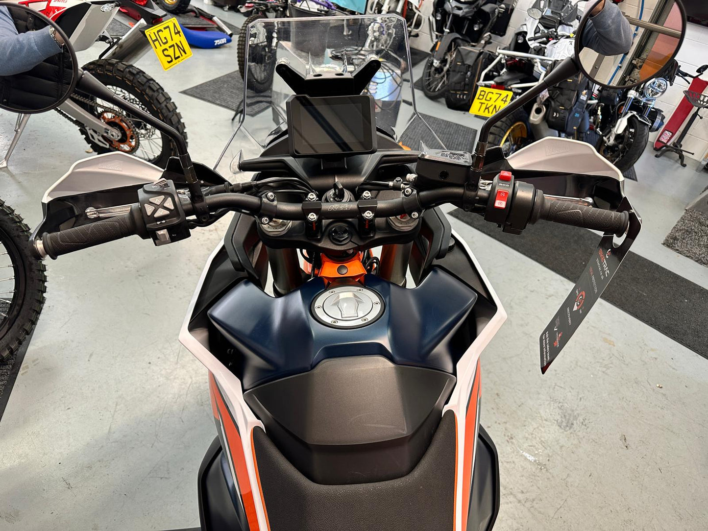 890 Adventure R (889cc) 2023