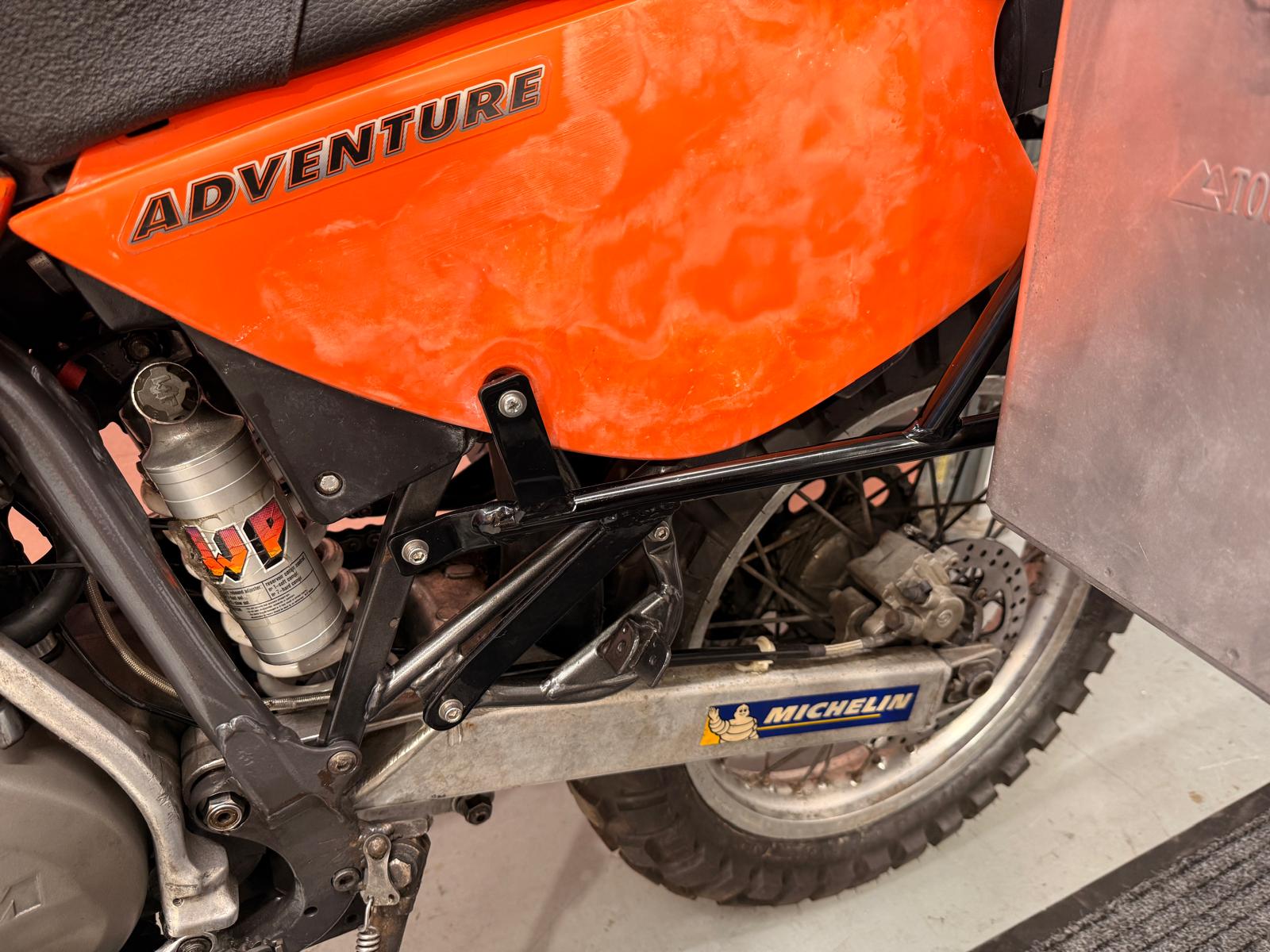 LC4-E 640 Adventure (624cc) 2000