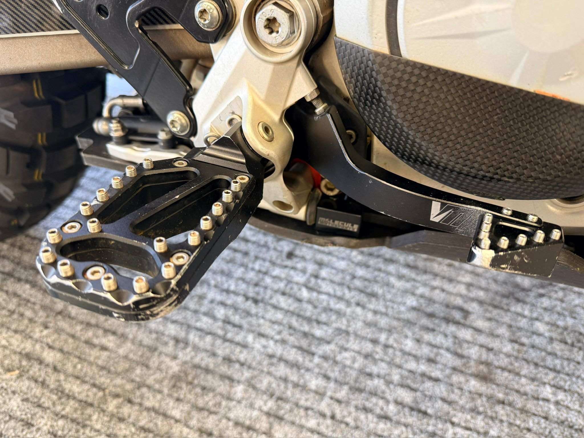 ES 700 Enduro (692cc) 2022