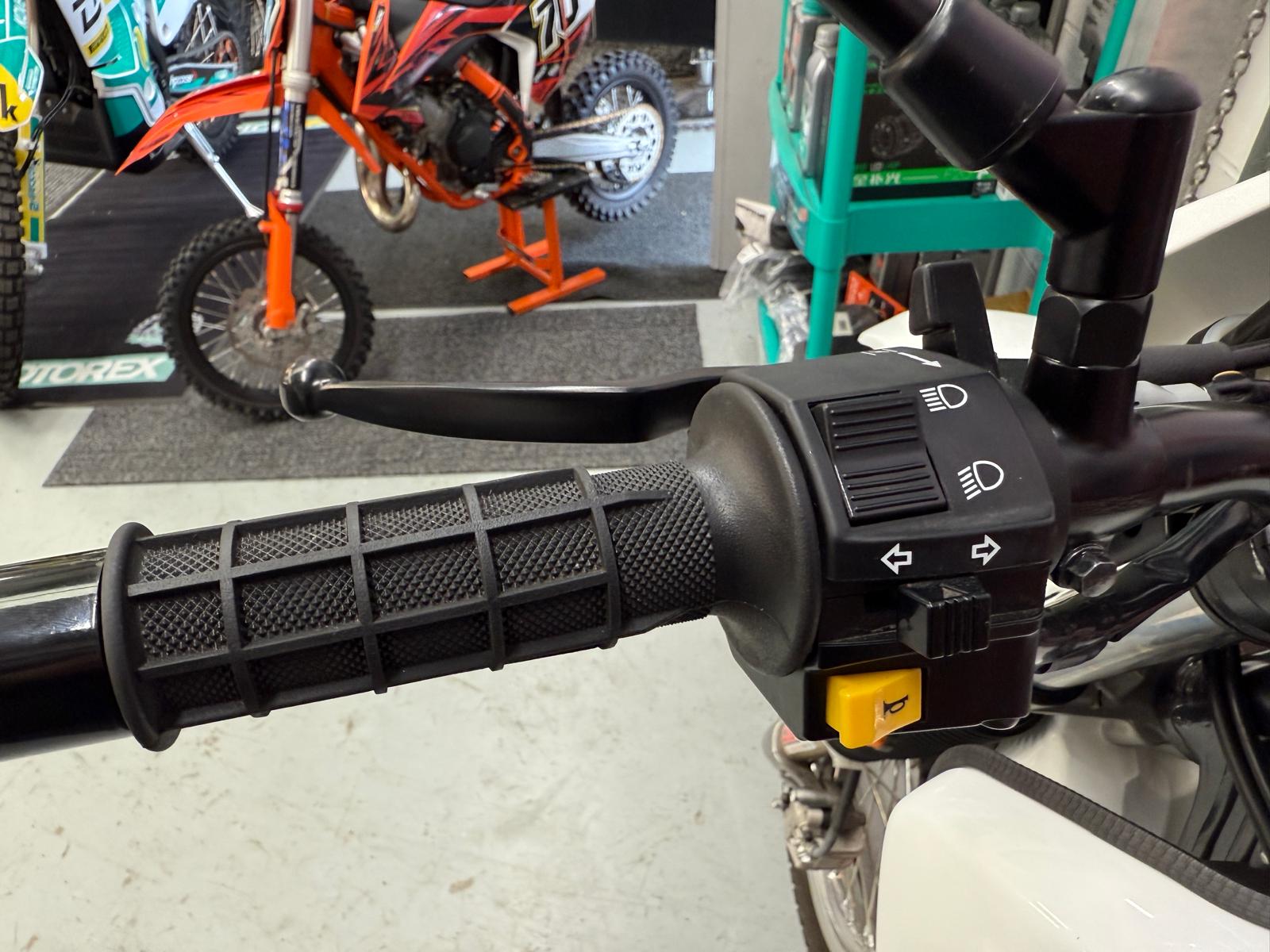 DR 650 Dual Sport (644cc) 2025