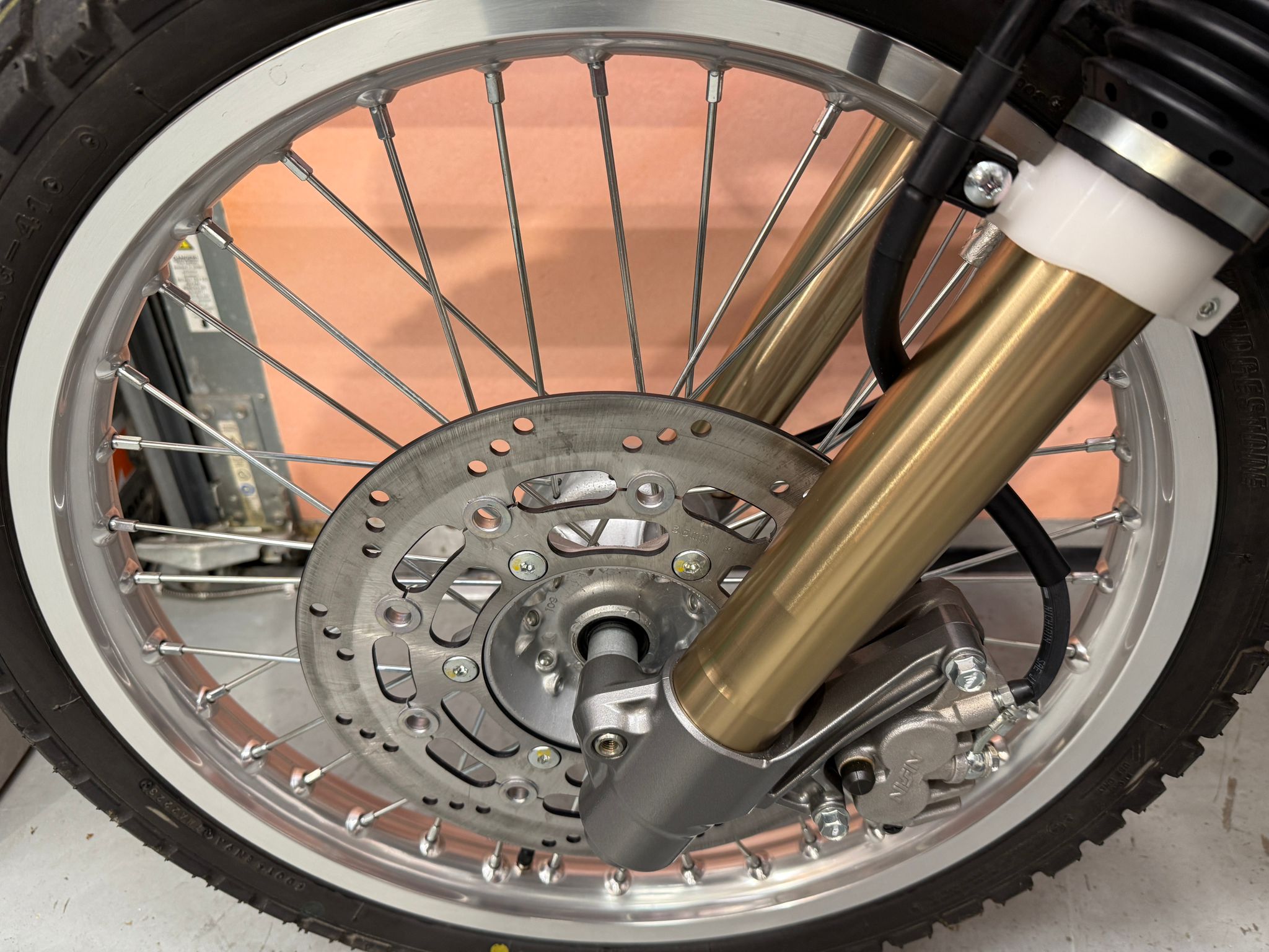 DR 650 Dual Sport (644cc) 2025