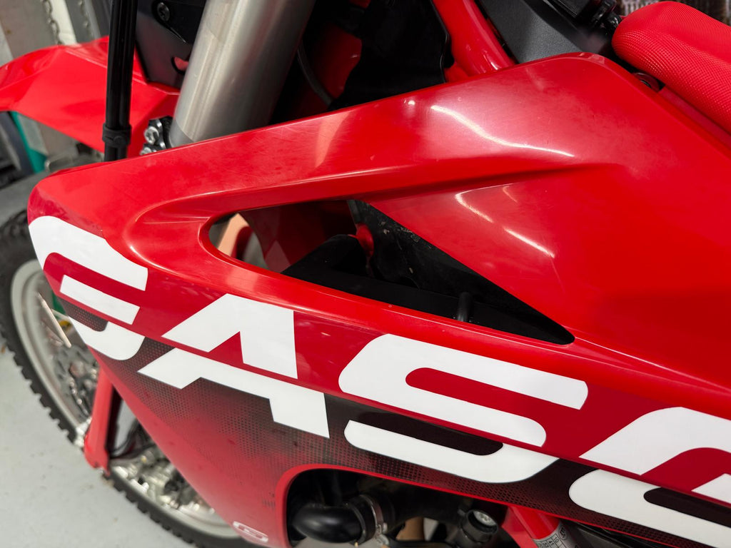 ES 700 Enduro (692cc) 2024