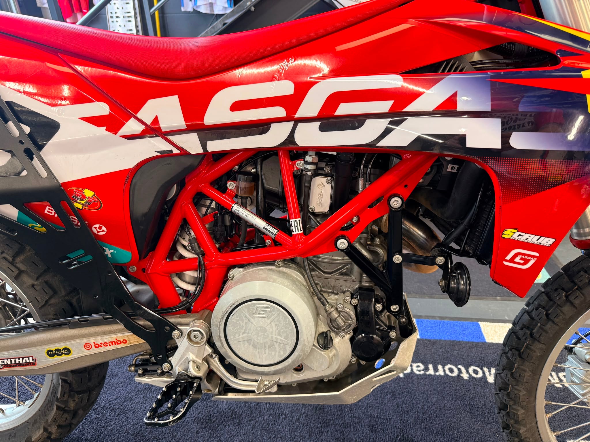 ES 700 Enduro (692cc) 2022