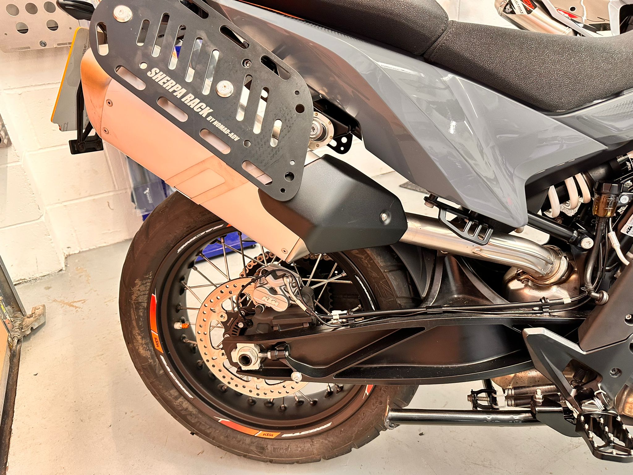 890 Adventure (889cc) 2023