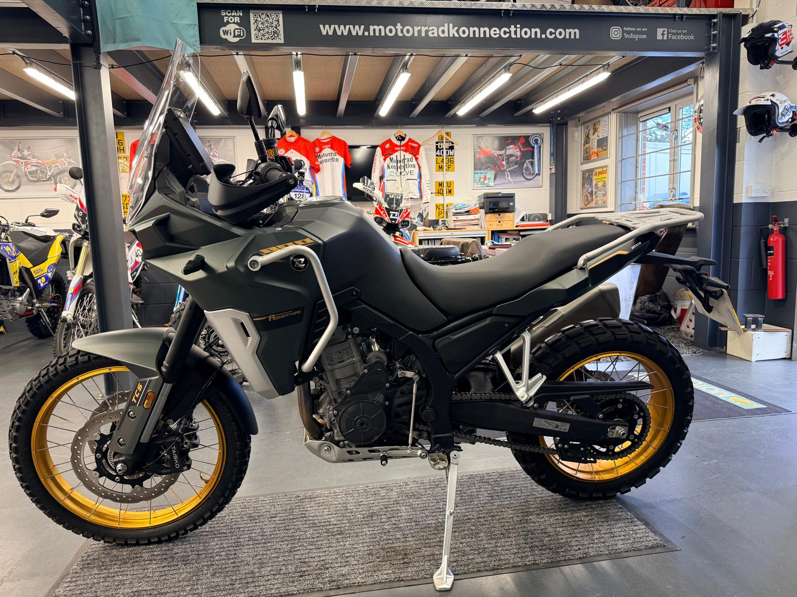 800X Pro (799cc) 2024