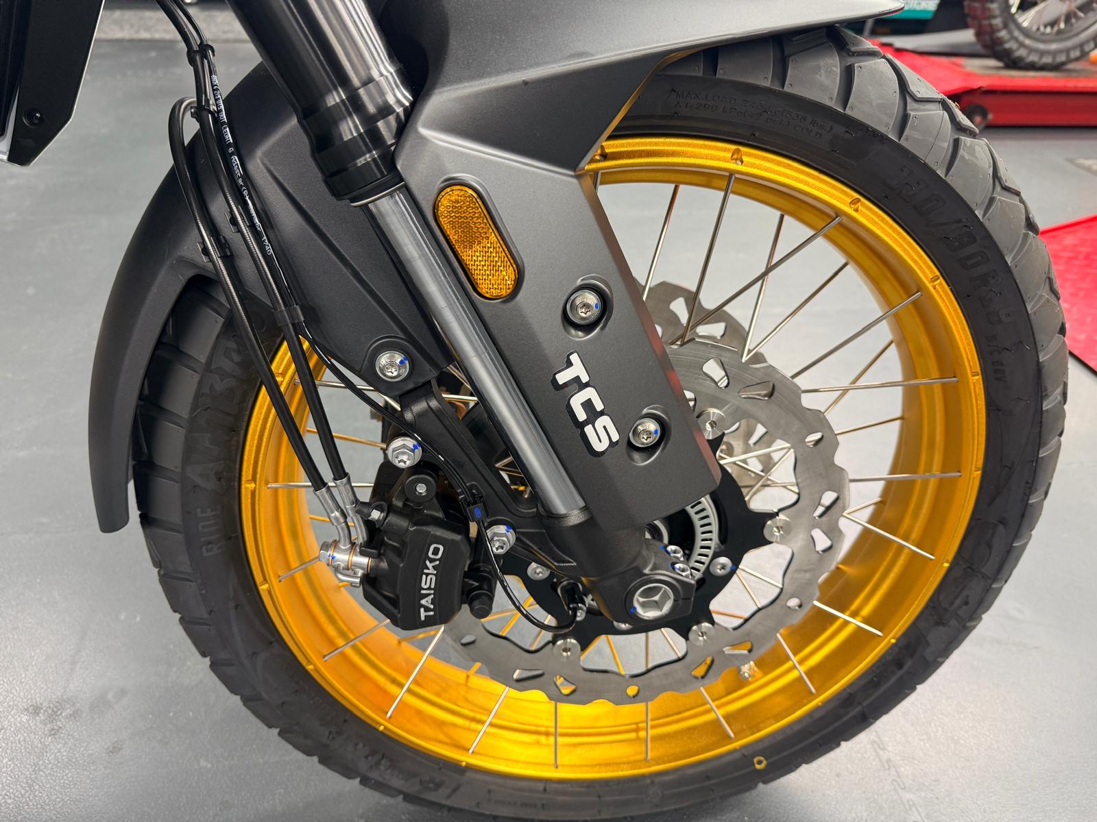 800X Adventure Touring (799cc) 2026