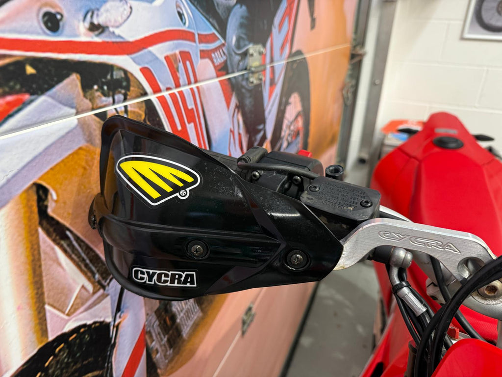 ES 700 Enduro (692cc) 2024