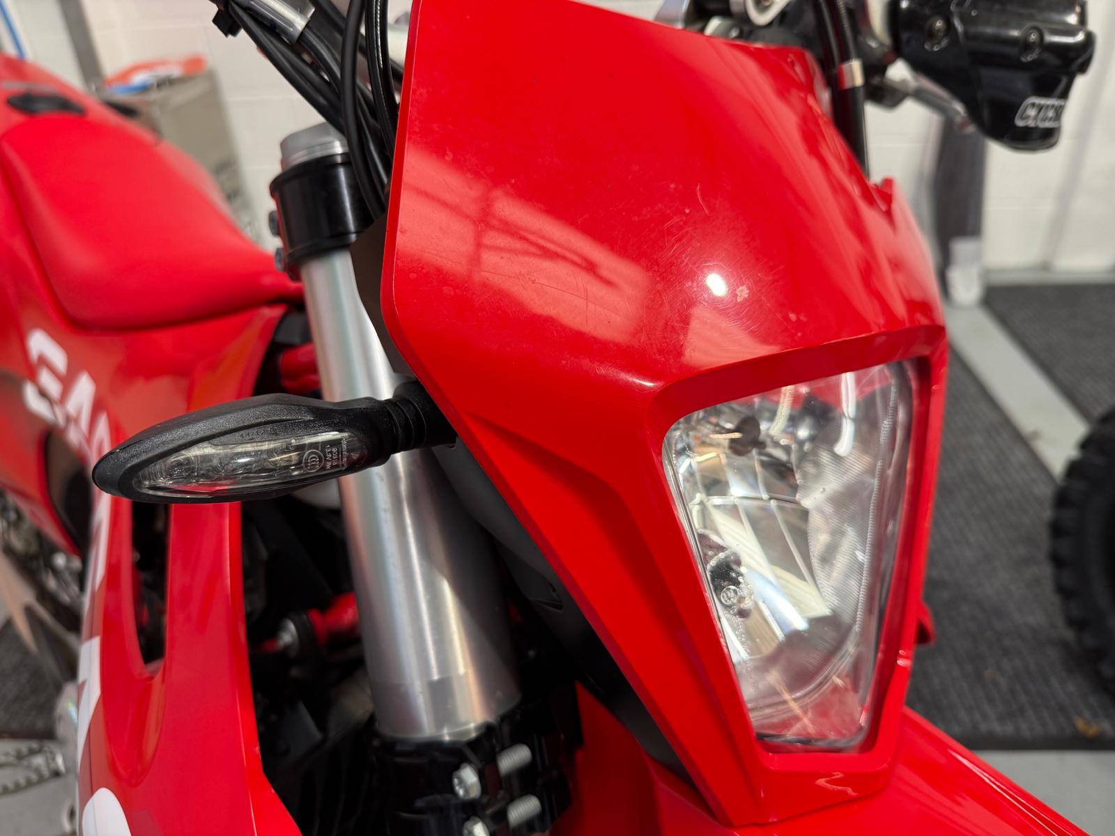 ES 700 Enduro (692cc) 2024