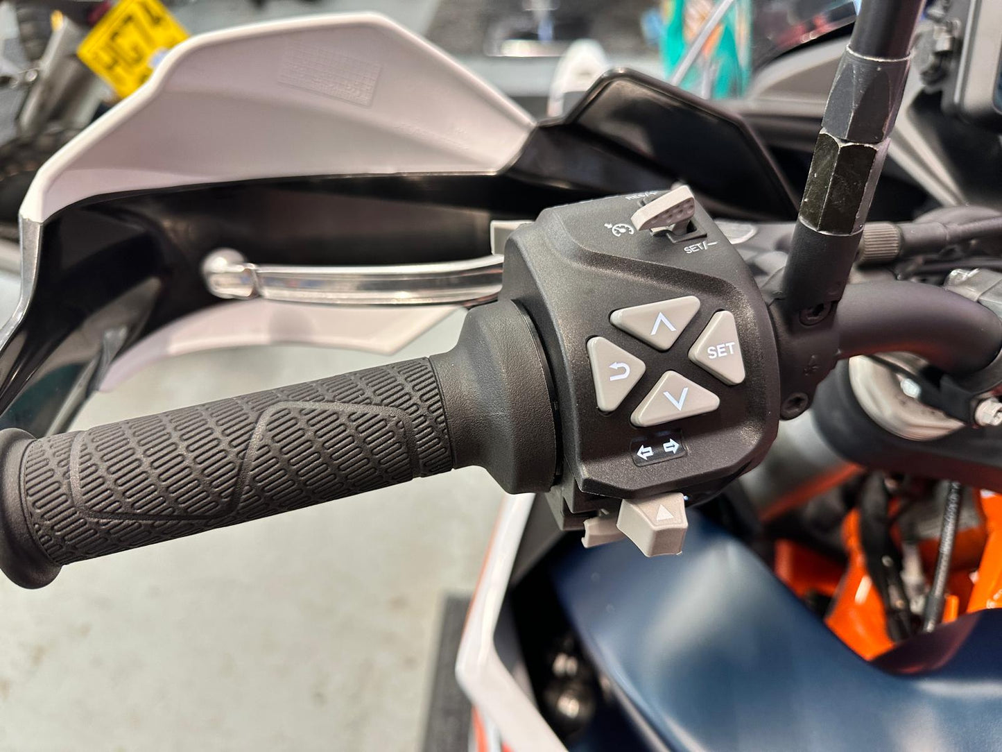 890 Adventure R (889cc) 2023