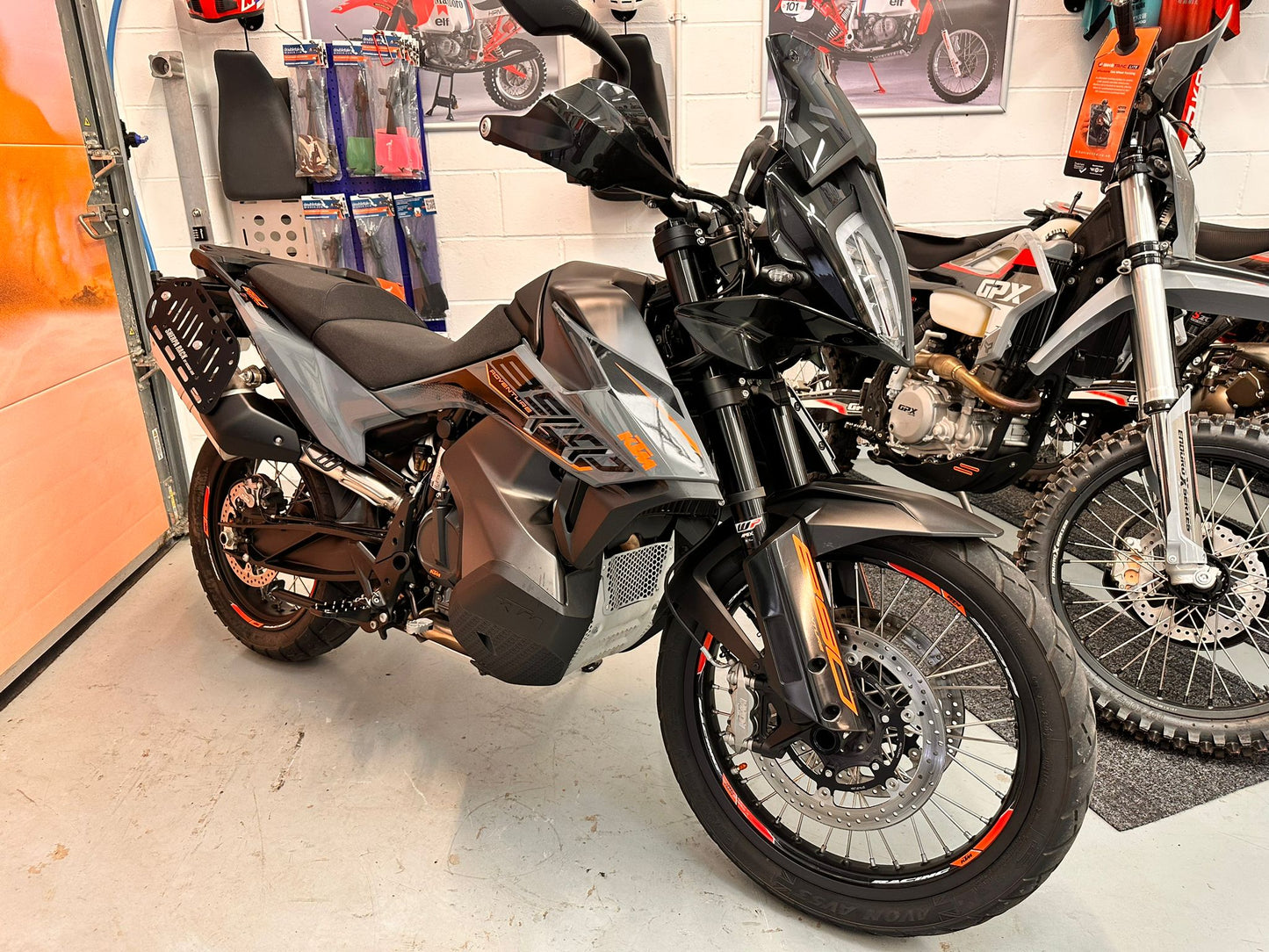 890 Adventure (889cc) 2023