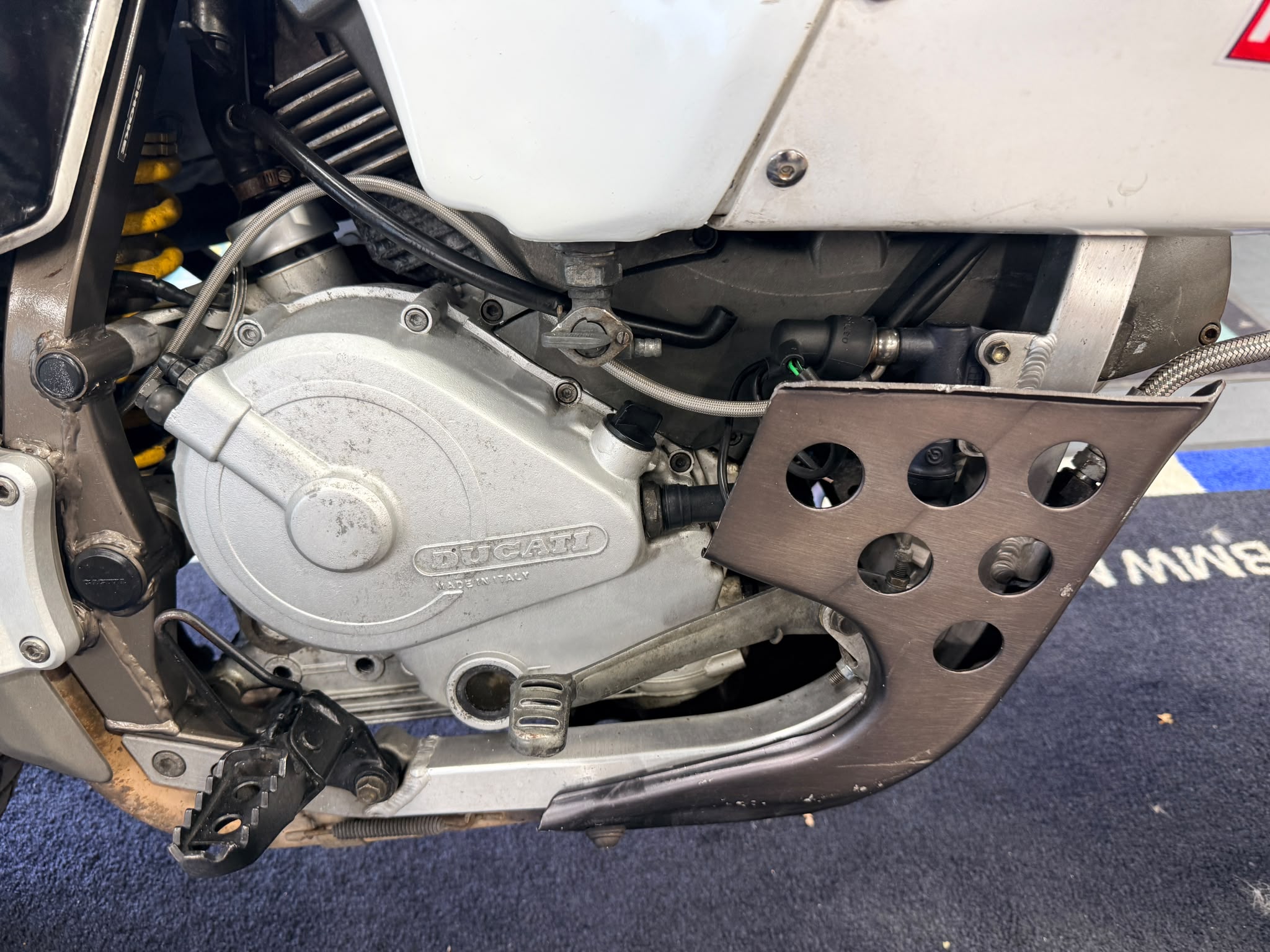 750 Elefant Lucky Explorer (748cc) 1999