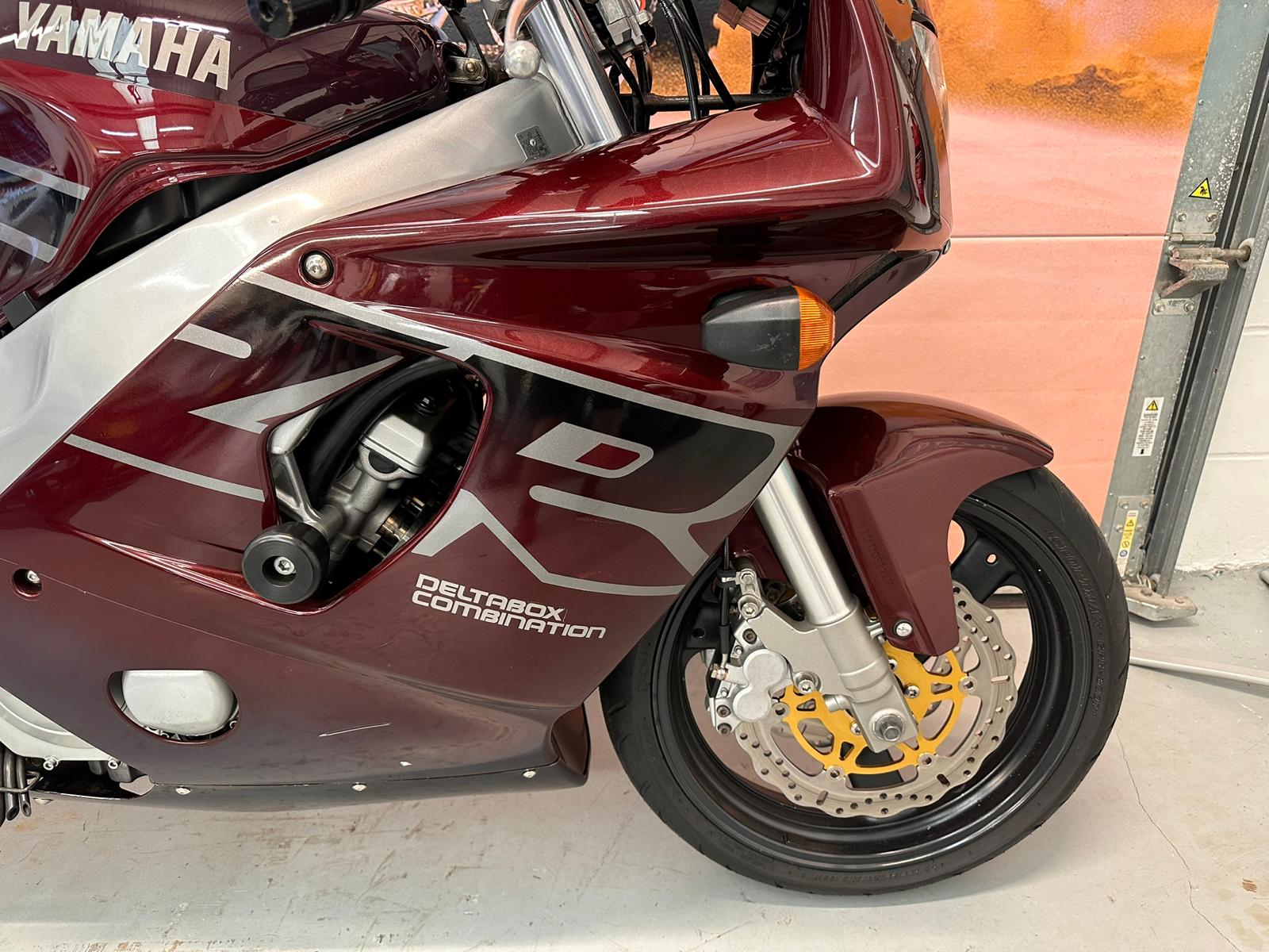 FZR 600 R (599cc) 1995