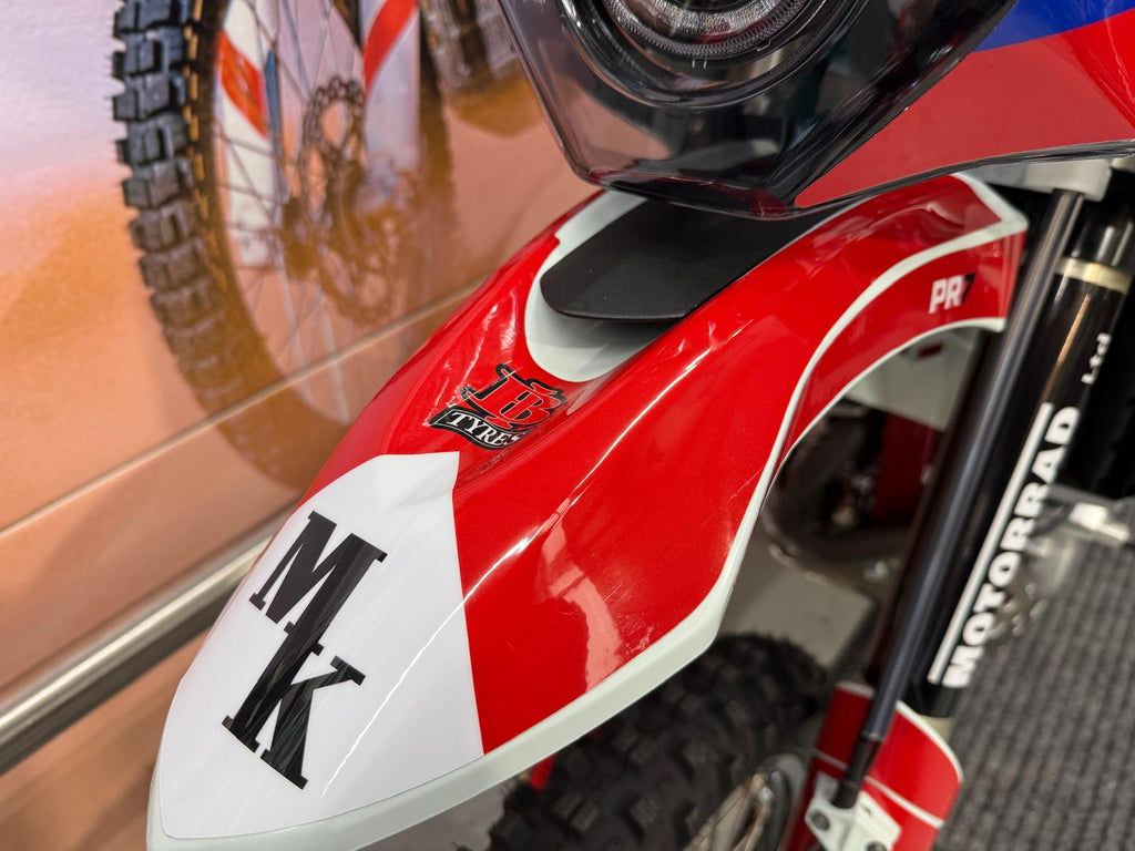 PR7 (650cc) 2025