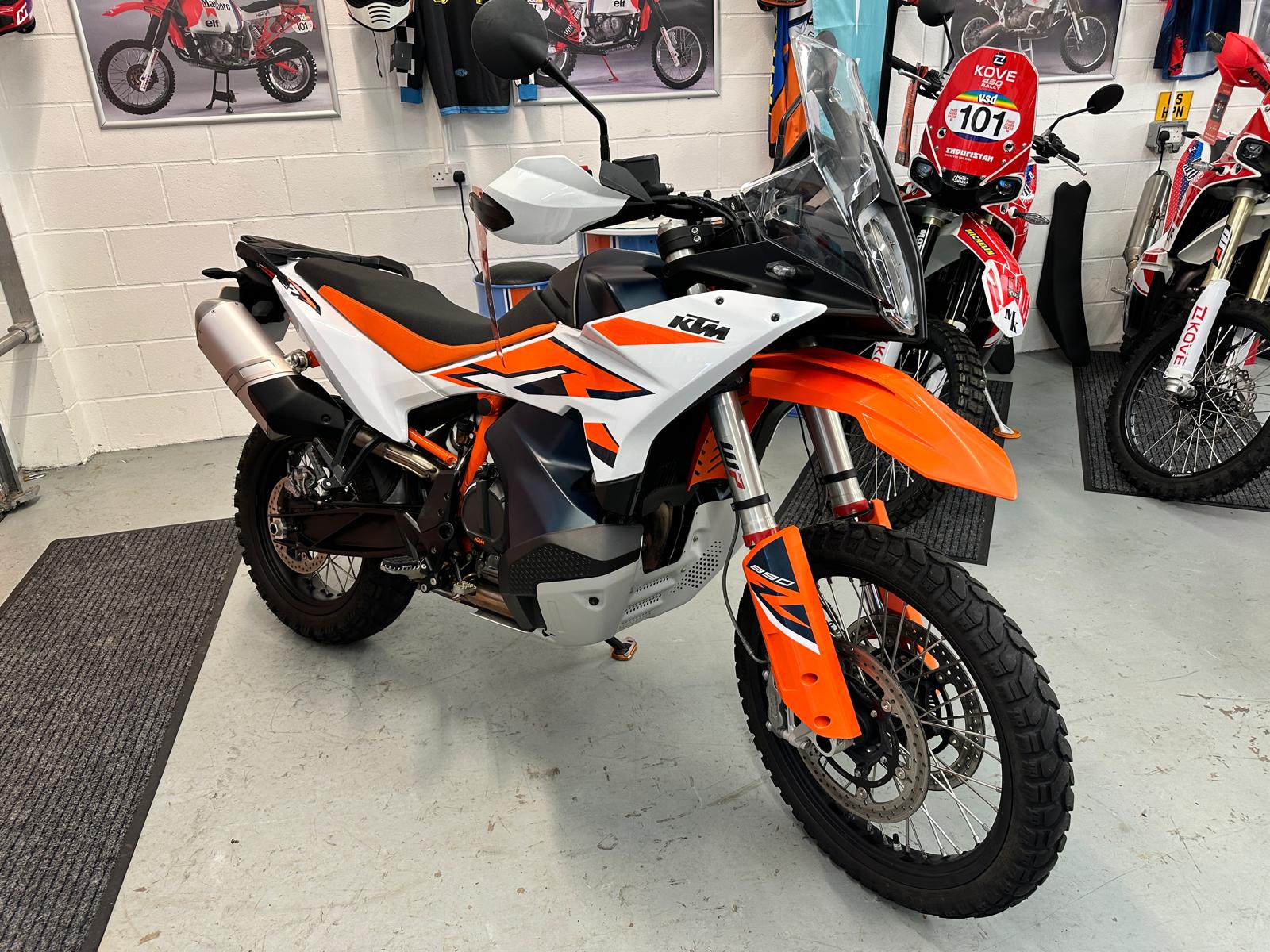 890 Adventure R (889cc) 2023