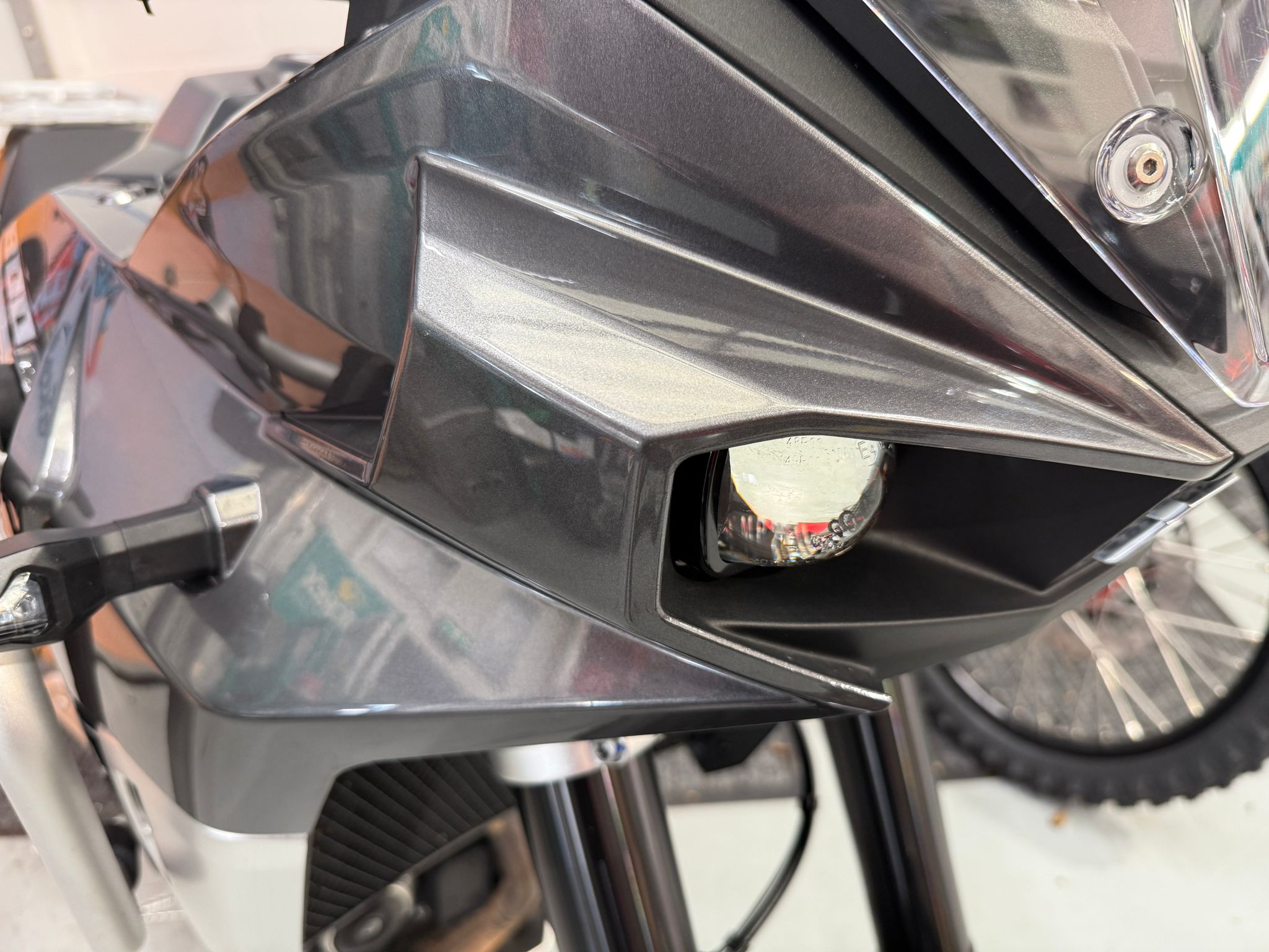 800 X Pro Lightweight (799cc) 2024