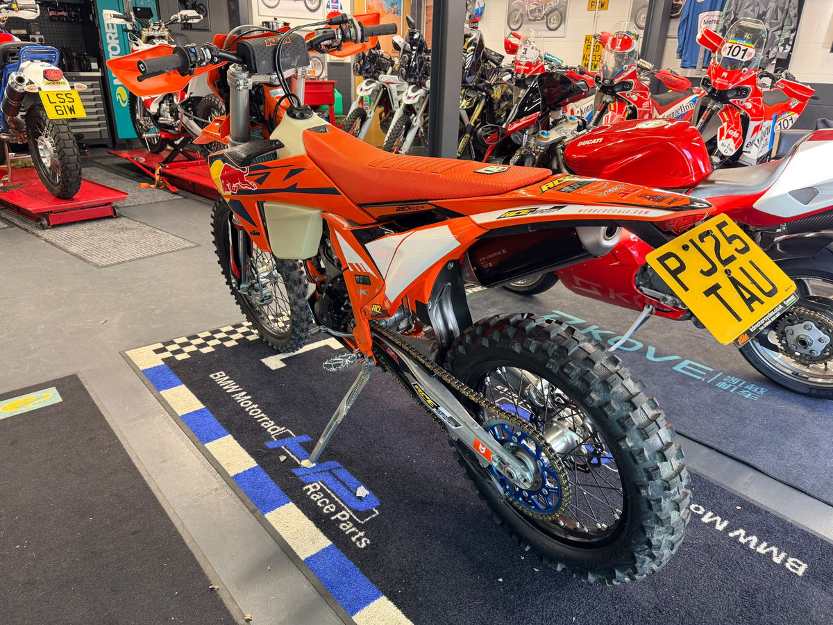 EXC-F 350 Champion Edition (349cc) 2025